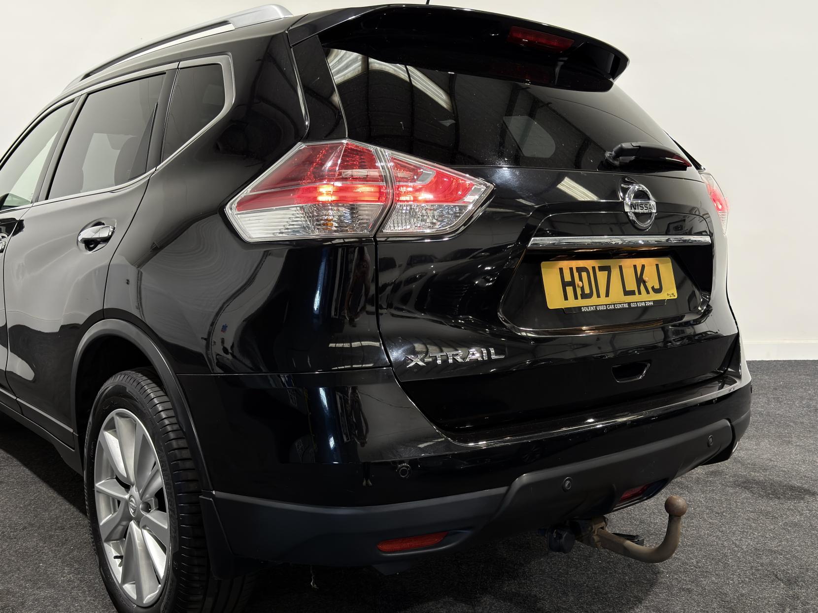 Nissan X-Trail 2.0 dCi Tekna SUV 5dr Diesel XTRON 4WD Euro 6 (s/s) (177 ps)