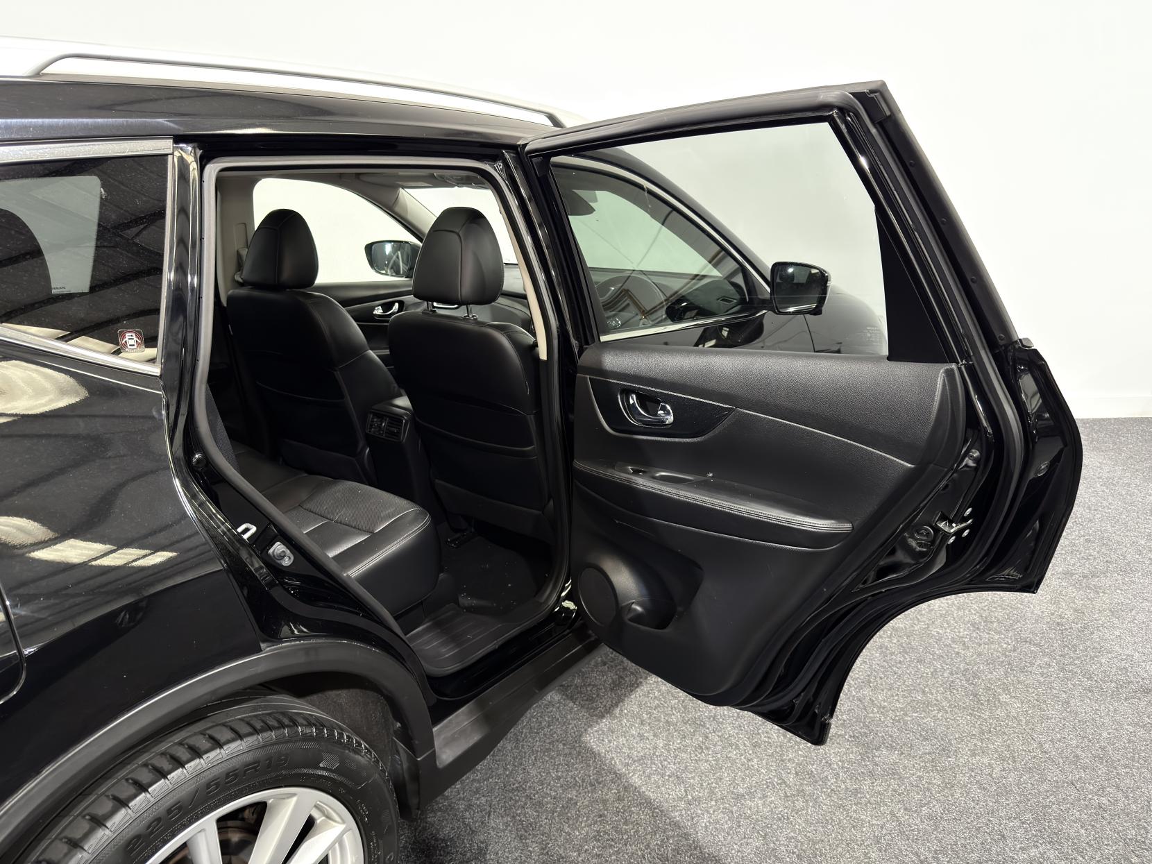 Nissan X-Trail 2.0 dCi Tekna SUV 5dr Diesel XTRON 4WD Euro 6 (s/s) (177 ps)