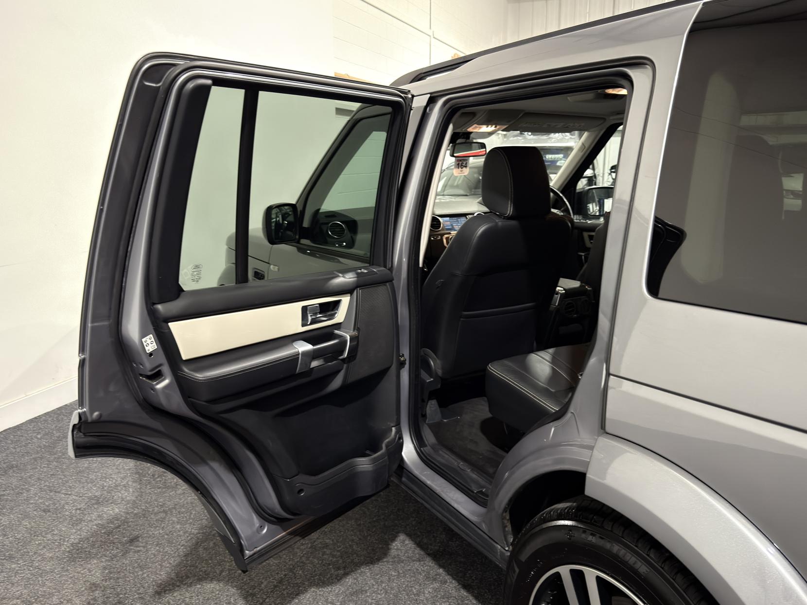 Land Rover Discovery 4 3.0 SD V6 Landmark LE SUV 5dr Diesel CommandShift 4WD Euro 5 (245 ps)