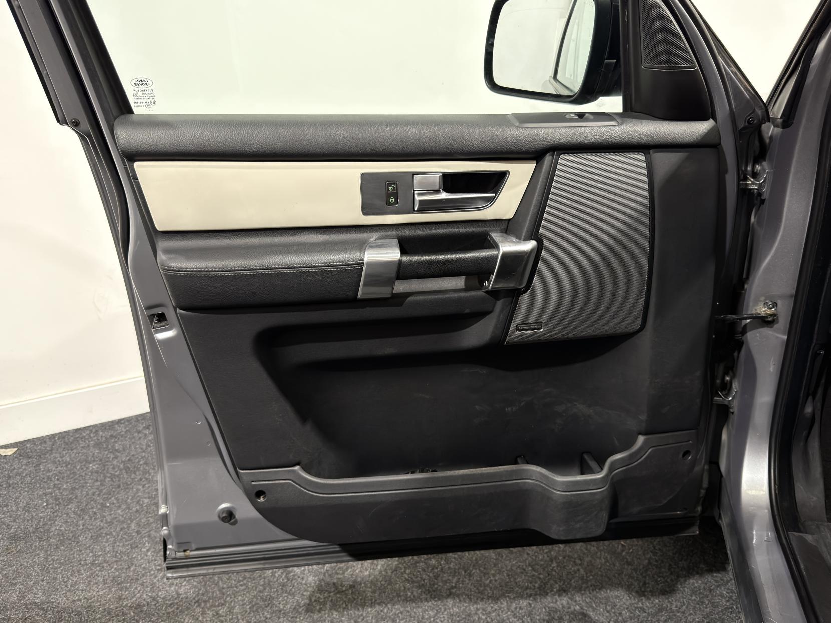 Land Rover Discovery 4 3.0 SD V6 Landmark LE SUV 5dr Diesel CommandShift 4WD Euro 5 (245 ps)