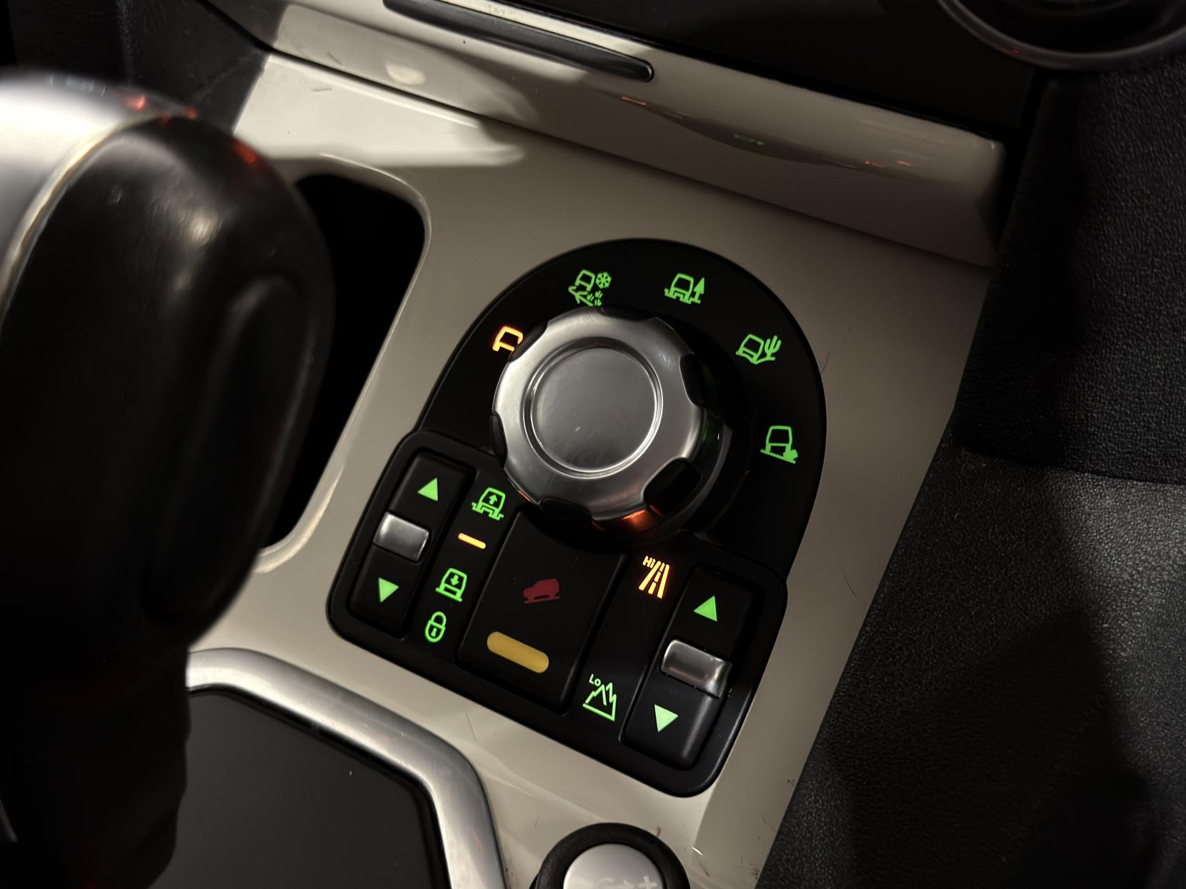 Land Rover Discovery 4 3.0 SD V6 Landmark LE SUV 5dr Diesel CommandShift 4WD Euro 5 (245 ps)