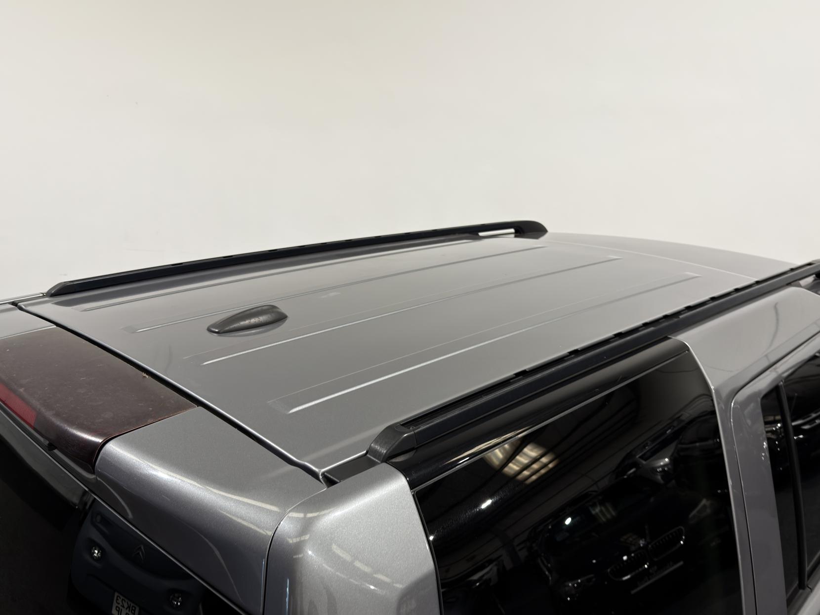 Land Rover Discovery 4 3.0 SD V6 Landmark LE SUV 5dr Diesel CommandShift 4WD Euro 5 (245 ps)
