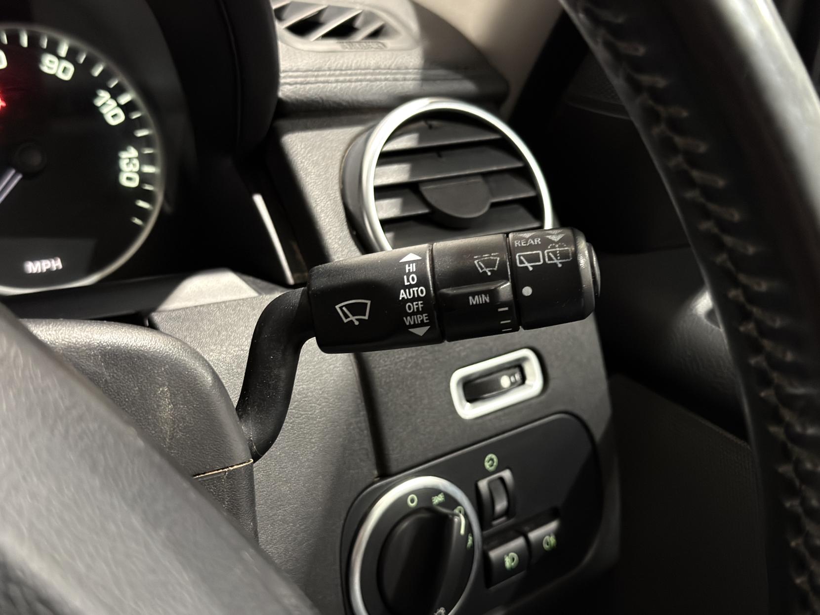 Land Rover Discovery 4 3.0 SD V6 Landmark LE SUV 5dr Diesel CommandShift 4WD Euro 5 (245 ps)