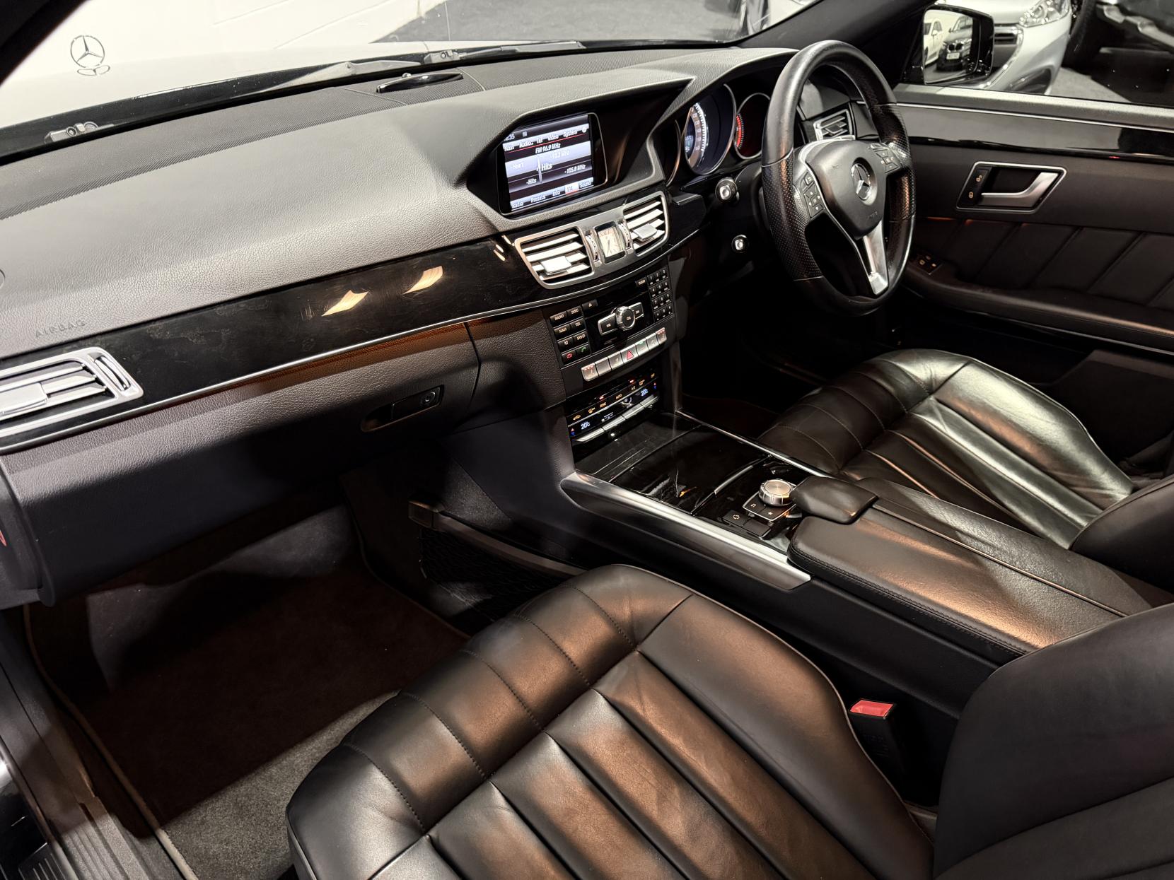 Mercedes-Benz E Class 2.1 E220 CDI SE Saloon 4dr Diesel G-Tronic+ Euro 5 (s/s) (170 ps)