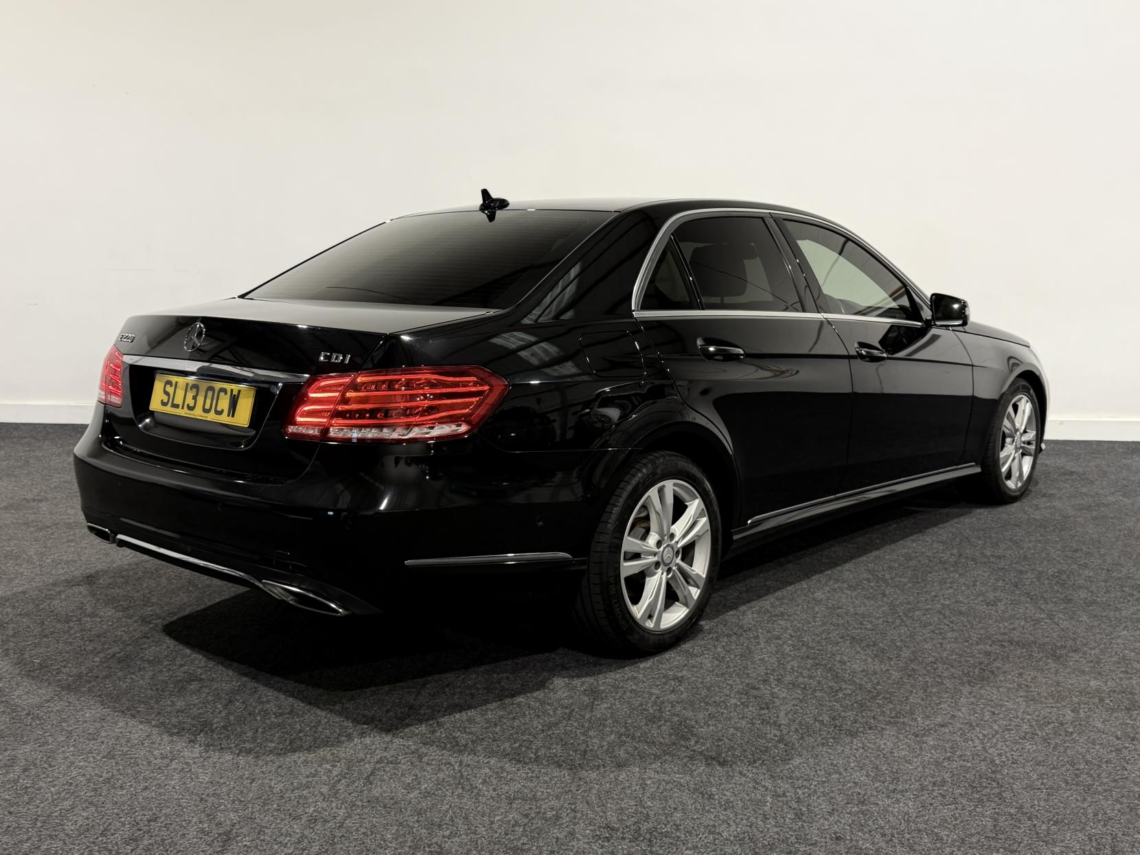 Mercedes-Benz E Class 2.1 E220 CDI SE Saloon 4dr Diesel G-Tronic+ Euro 5 (s/s) (170 ps)