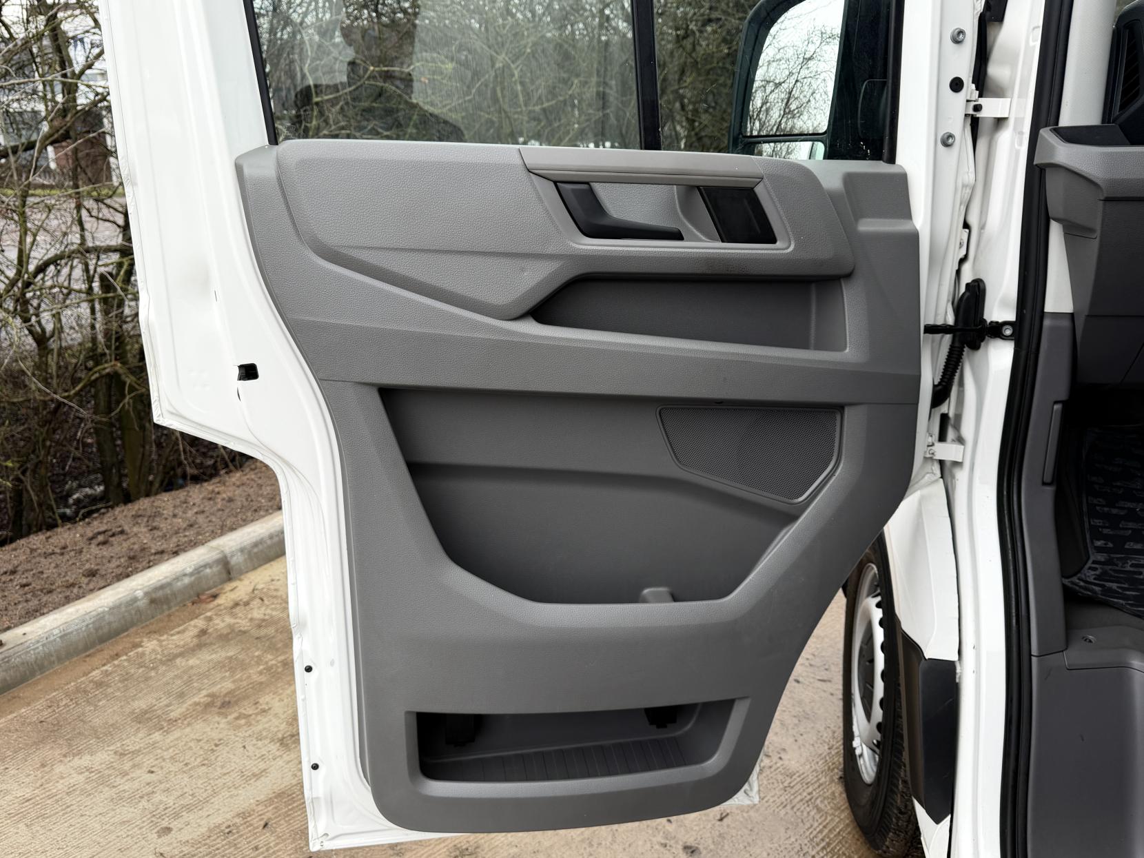 Volkswagen Crafter 2.0 TDI CR35 Trendline Panel Van 5dr Diesel Manual FWD MWB Euro 6 (s/s) (140 ps)