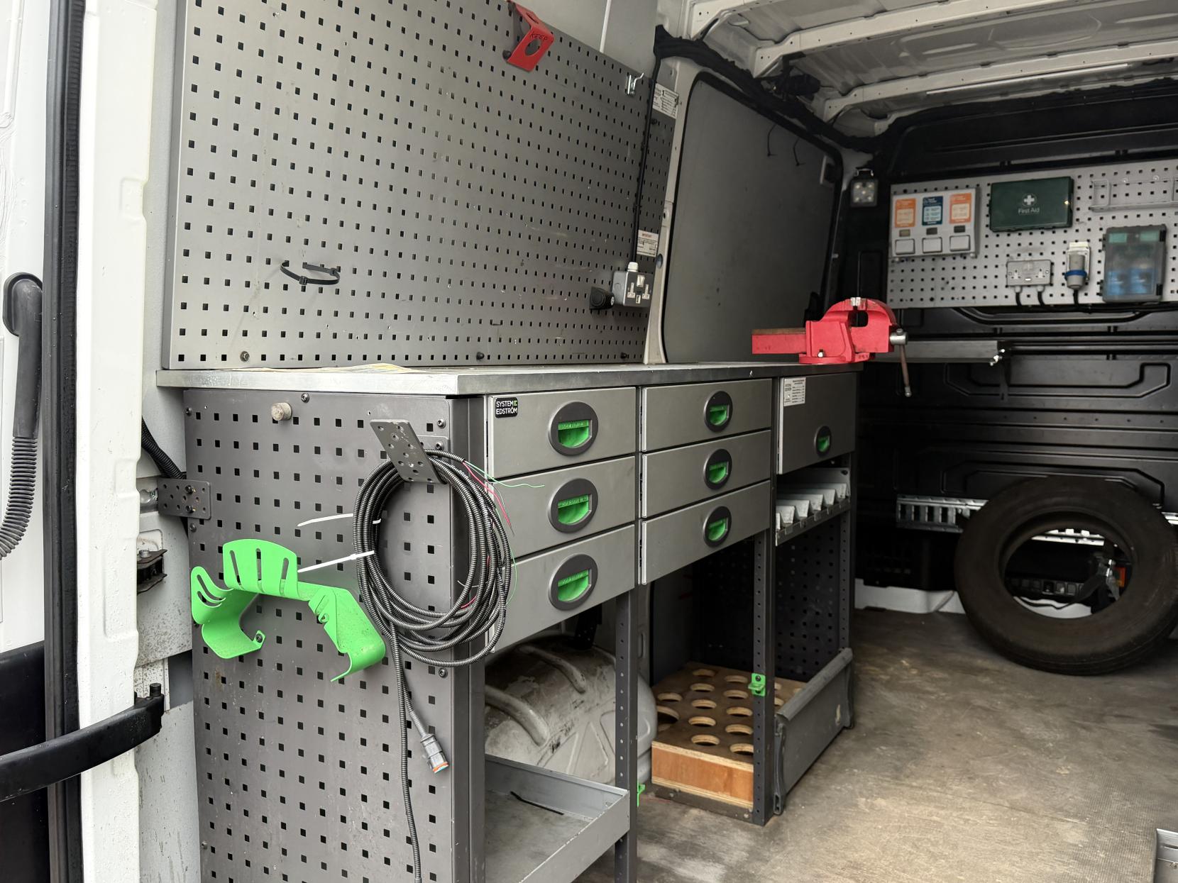 Volkswagen Crafter 2.0 TDI CR35 Trendline Panel Van 5dr Diesel Manual FWD MWB Euro 6 (s/s) (140 ps)