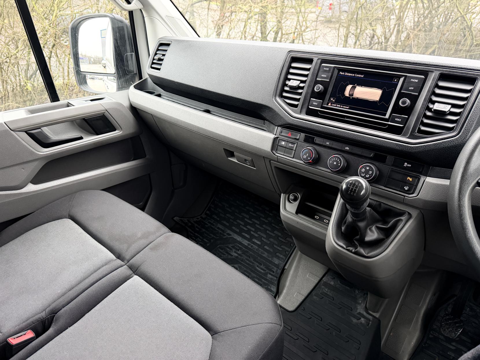 Volkswagen Crafter 2.0 TDI CR35 Trendline Panel Van 5dr Diesel Manual FWD MWB Euro 6 (s/s) (140 ps)