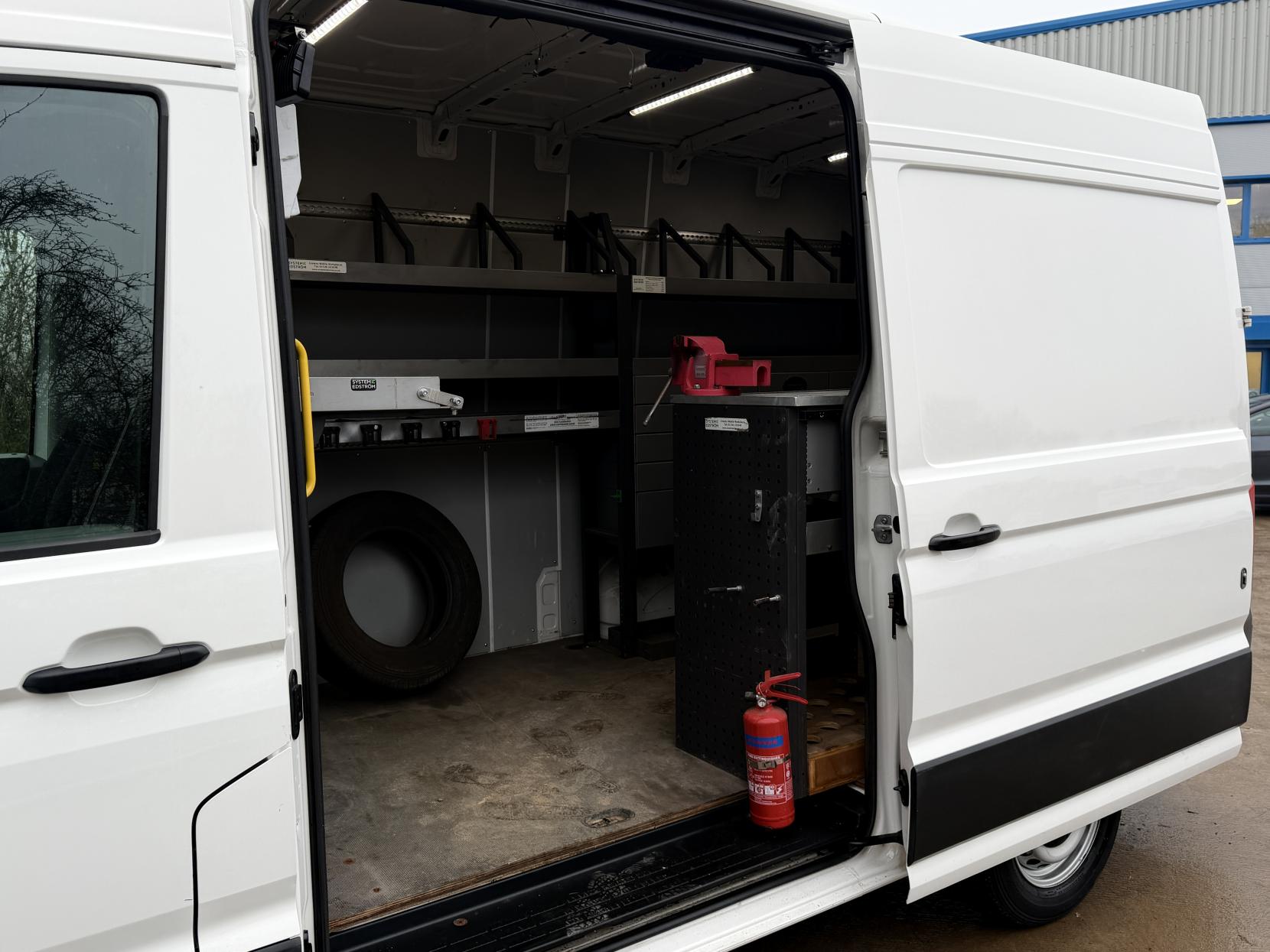 Volkswagen Crafter 2.0 TDI CR35 Trendline Panel Van 5dr Diesel Manual FWD MWB Euro 6 (s/s) (140 ps)