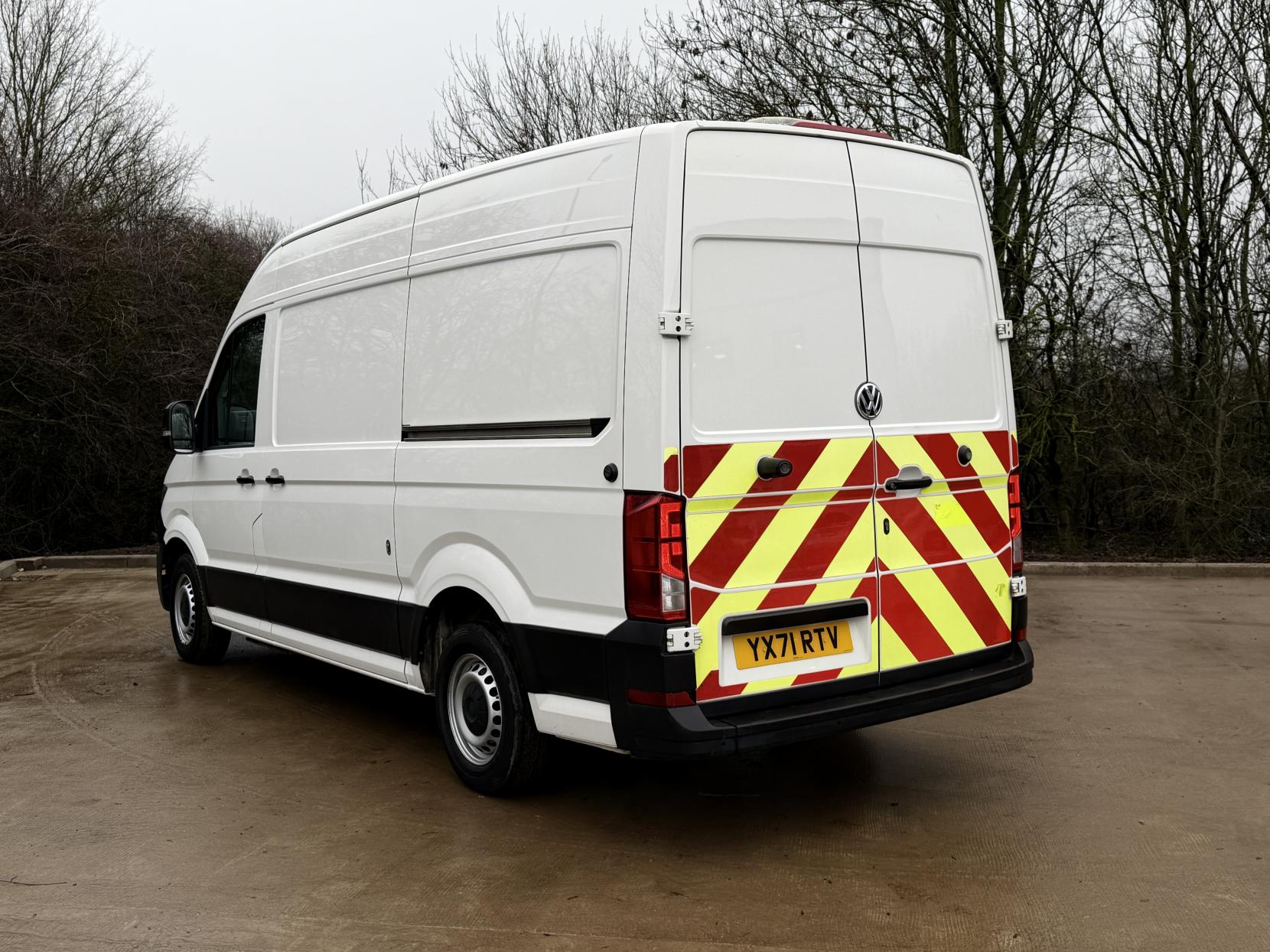 Volkswagen Crafter 2.0 TDI CR35 Trendline Panel Van 5dr Diesel Manual FWD MWB Euro 6 (s/s) (140 ps)