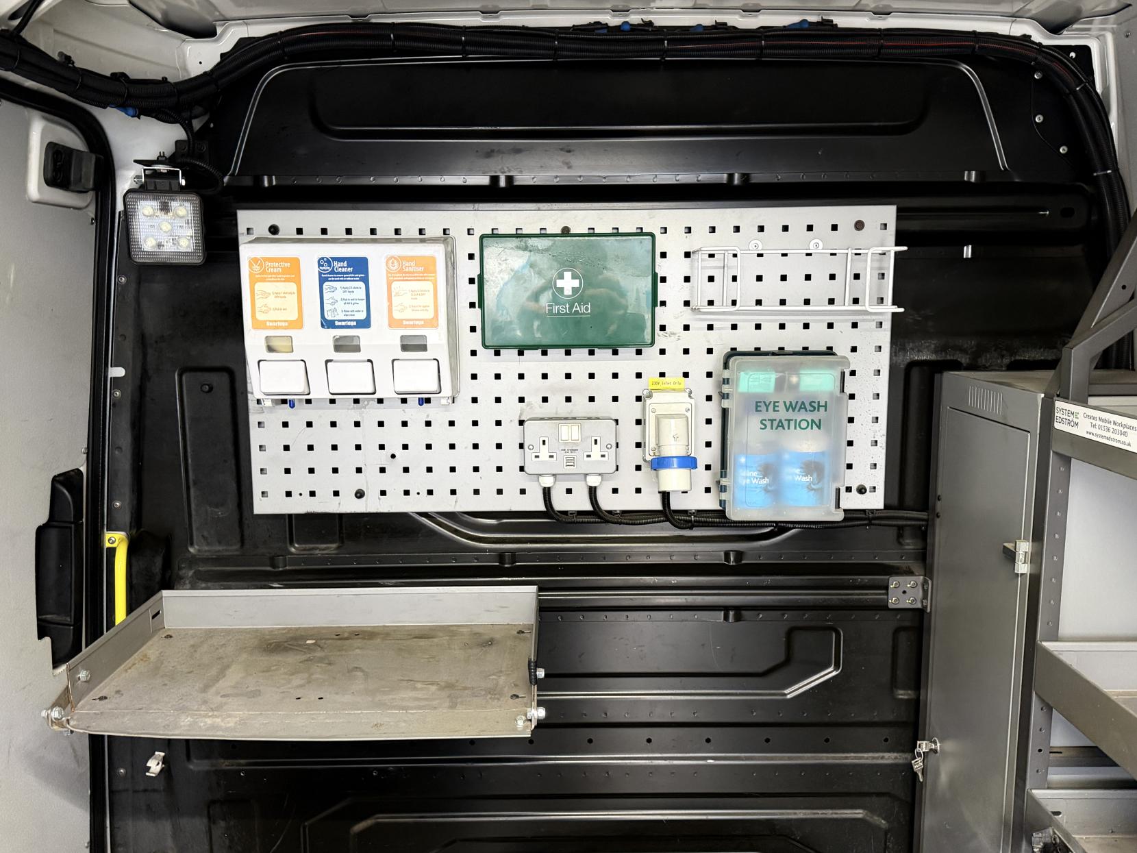 Volkswagen Crafter 2.0 TDI CR35 Trendline Panel Van 5dr Diesel Manual FWD MWB Euro 6 (s/s) (140 ps)