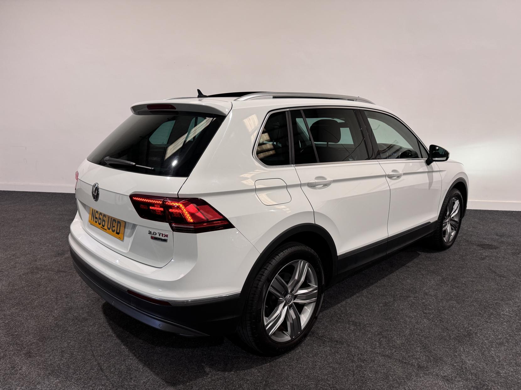 Volkswagen Tiguan 2.0 TDI BlueMotion Tech SEL SUV 5dr Diesel Manual 4Motion Euro 6 (s/s) (150 ps)