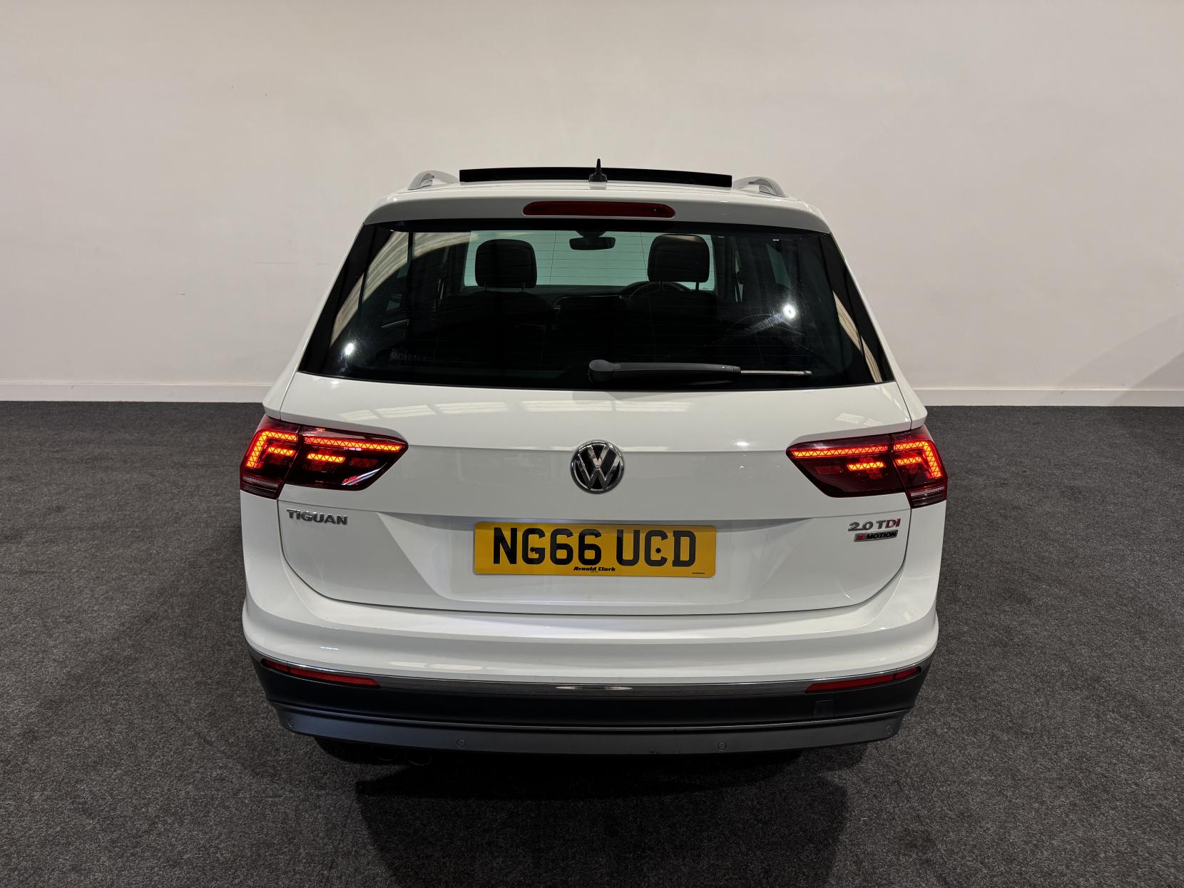 Volkswagen Tiguan 2.0 TDI BlueMotion Tech SEL SUV 5dr Diesel Manual 4Motion Euro 6 (s/s) (150 ps)