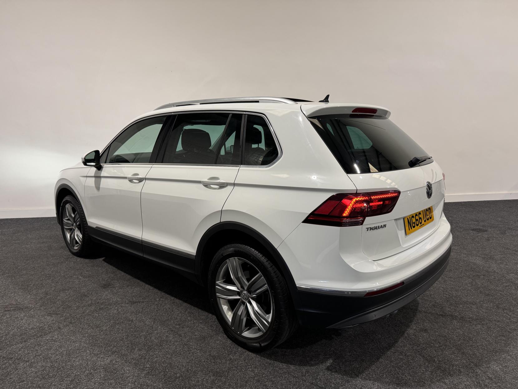 Volkswagen Tiguan 2.0 TDI BlueMotion Tech SEL SUV 5dr Diesel Manual 4Motion Euro 6 (s/s) (150 ps)