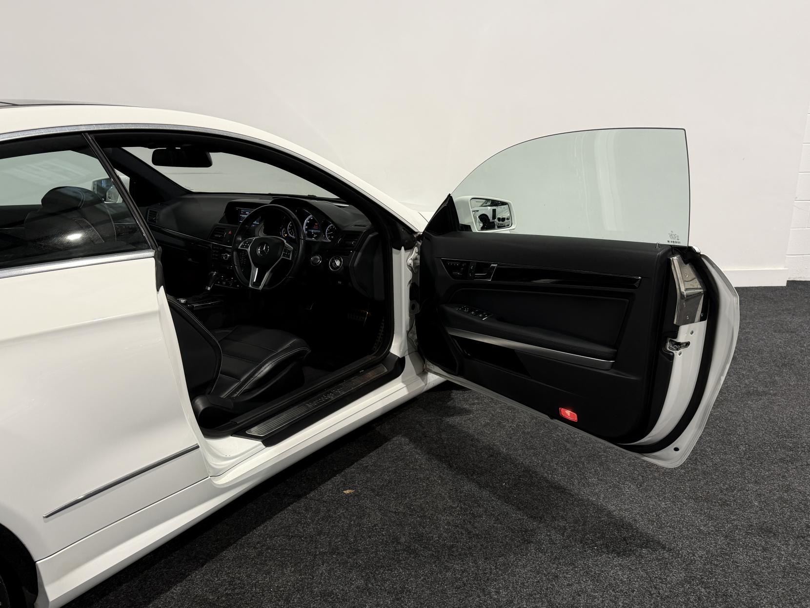 Mercedes-Benz E Class 1.8 E200 BlueEfficiency Sport Coupe 2dr Petrol G-Tronic+ Euro 5 (s/s) (184 ps)