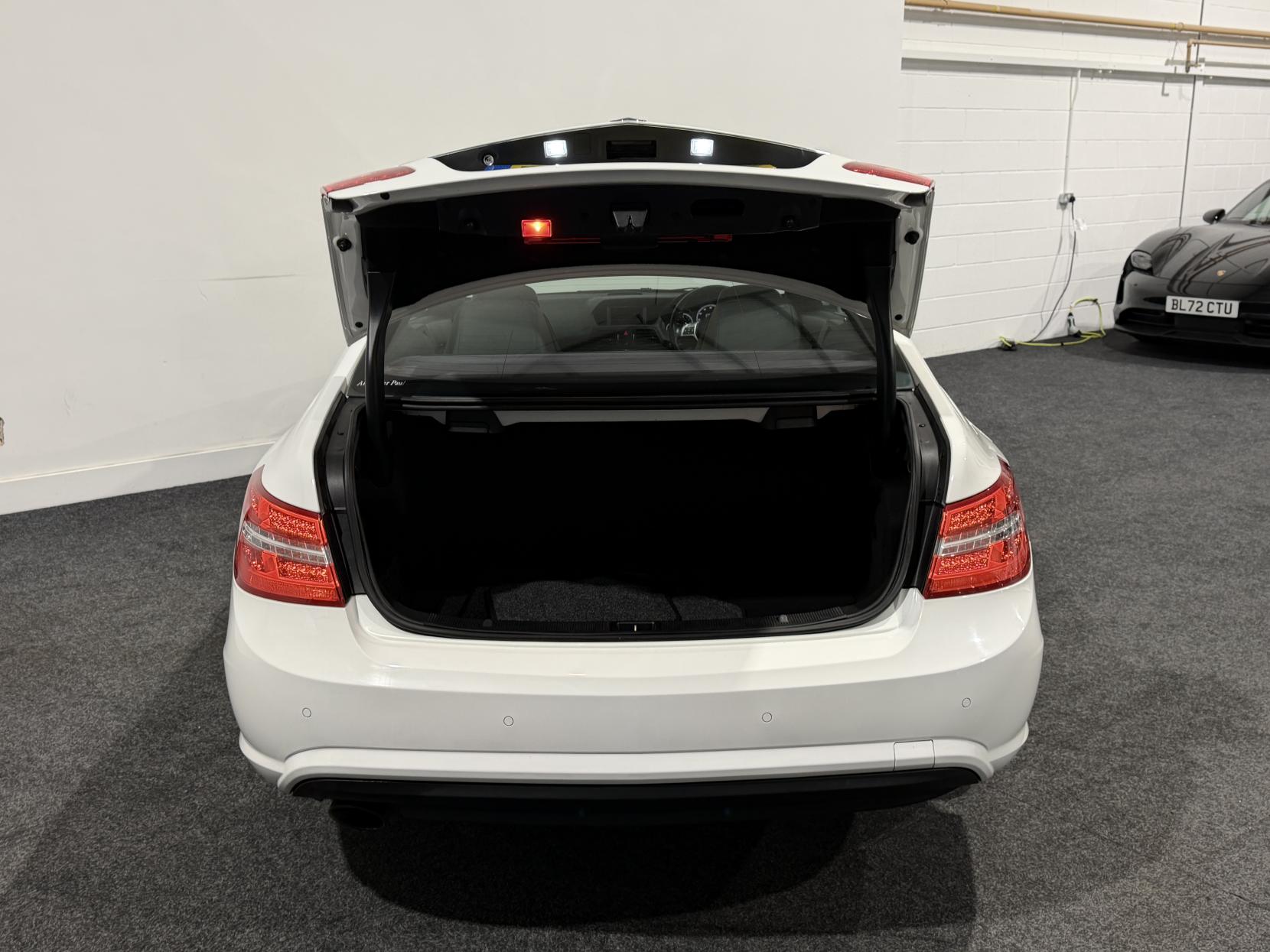 Mercedes-Benz E Class 1.8 E200 BlueEfficiency Sport Coupe 2dr Petrol G-Tronic+ Euro 5 (s/s) (184 ps)