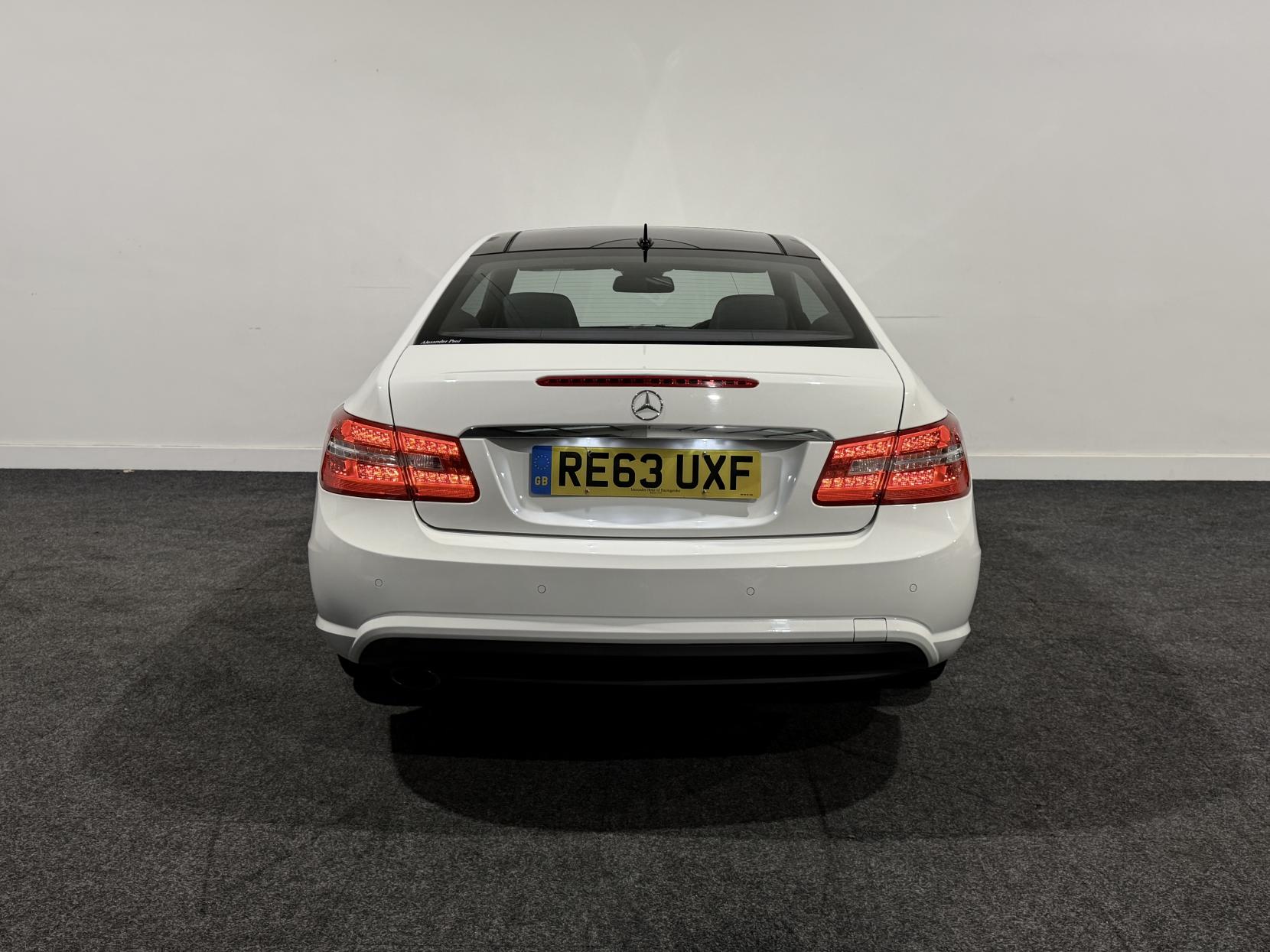 Mercedes-Benz E Class 1.8 E200 BlueEfficiency Sport Coupe 2dr Petrol G-Tronic+ Euro 5 (s/s) (184 ps)