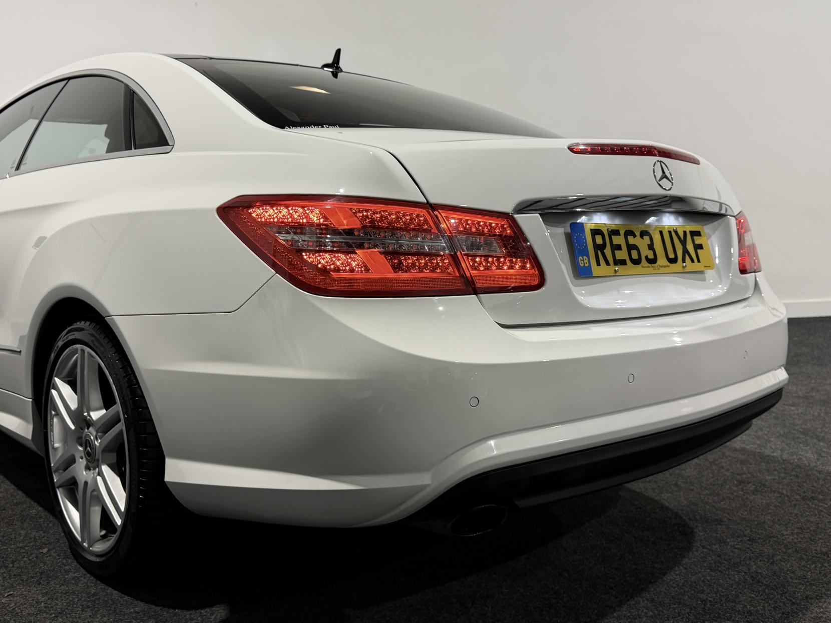 Mercedes-Benz E Class 1.8 E200 BlueEfficiency Sport Coupe 2dr Petrol G-Tronic+ Euro 5 (s/s) (184 ps)