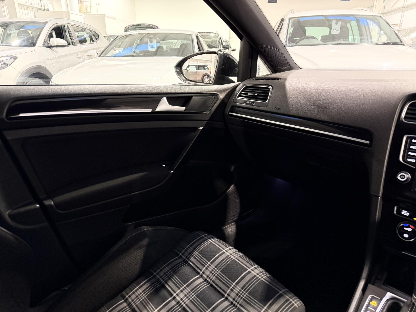 Volkswagen Golf 2.0 TDI BlueMotion Tech GTD Hatchback 5dr Diesel DSG Euro 6 (s/s) (184 ps)