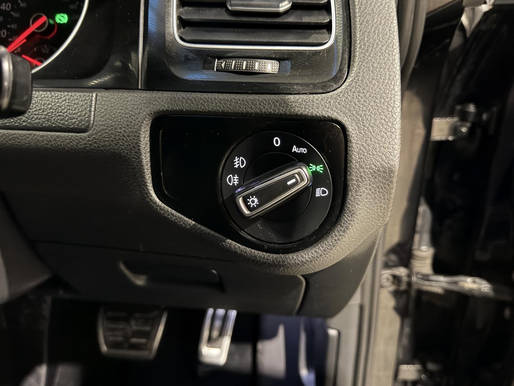 Volkswagen Golf 2.0 TDI BlueMotion Tech GTD Hatchback 5dr Diesel DSG Euro 6 (s/s) (184 ps)