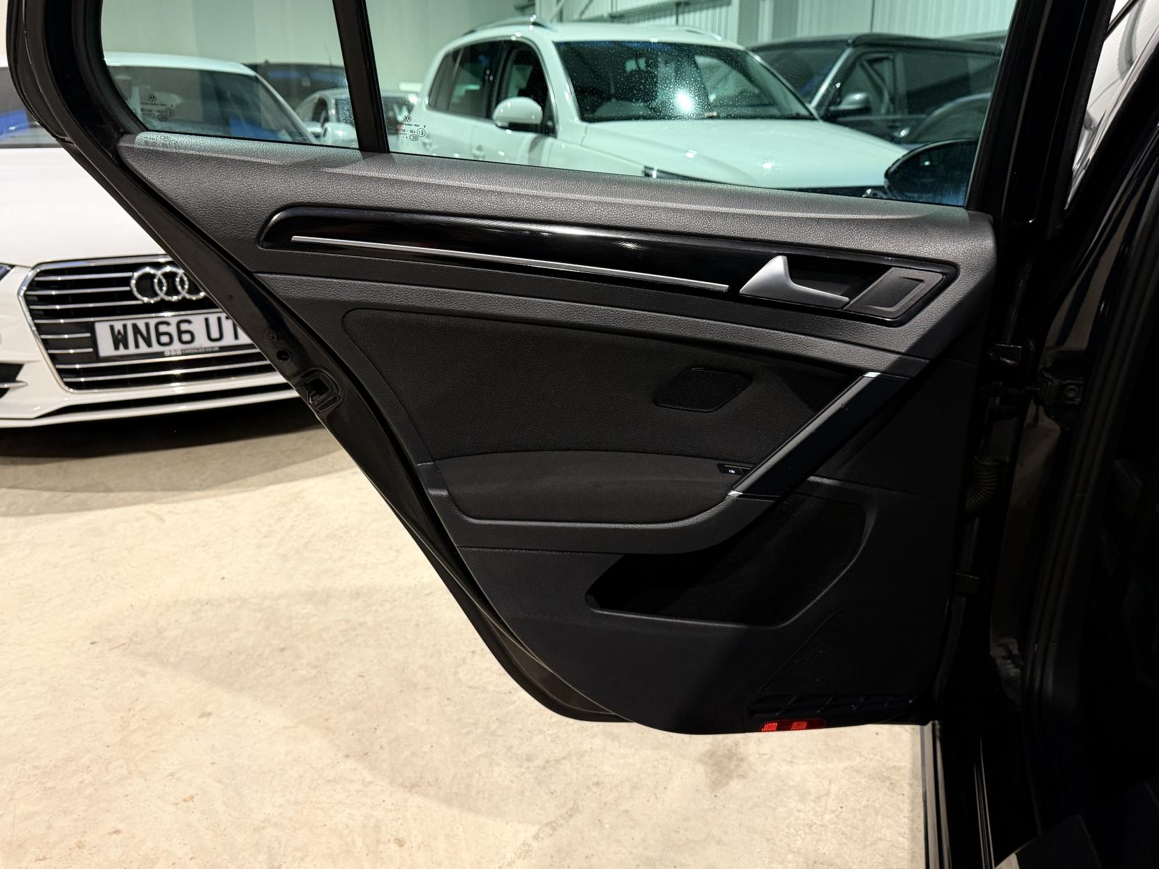 Volkswagen Golf 2.0 TDI BlueMotion Tech GTD Hatchback 5dr Diesel DSG Euro 6 (s/s) (184 ps)