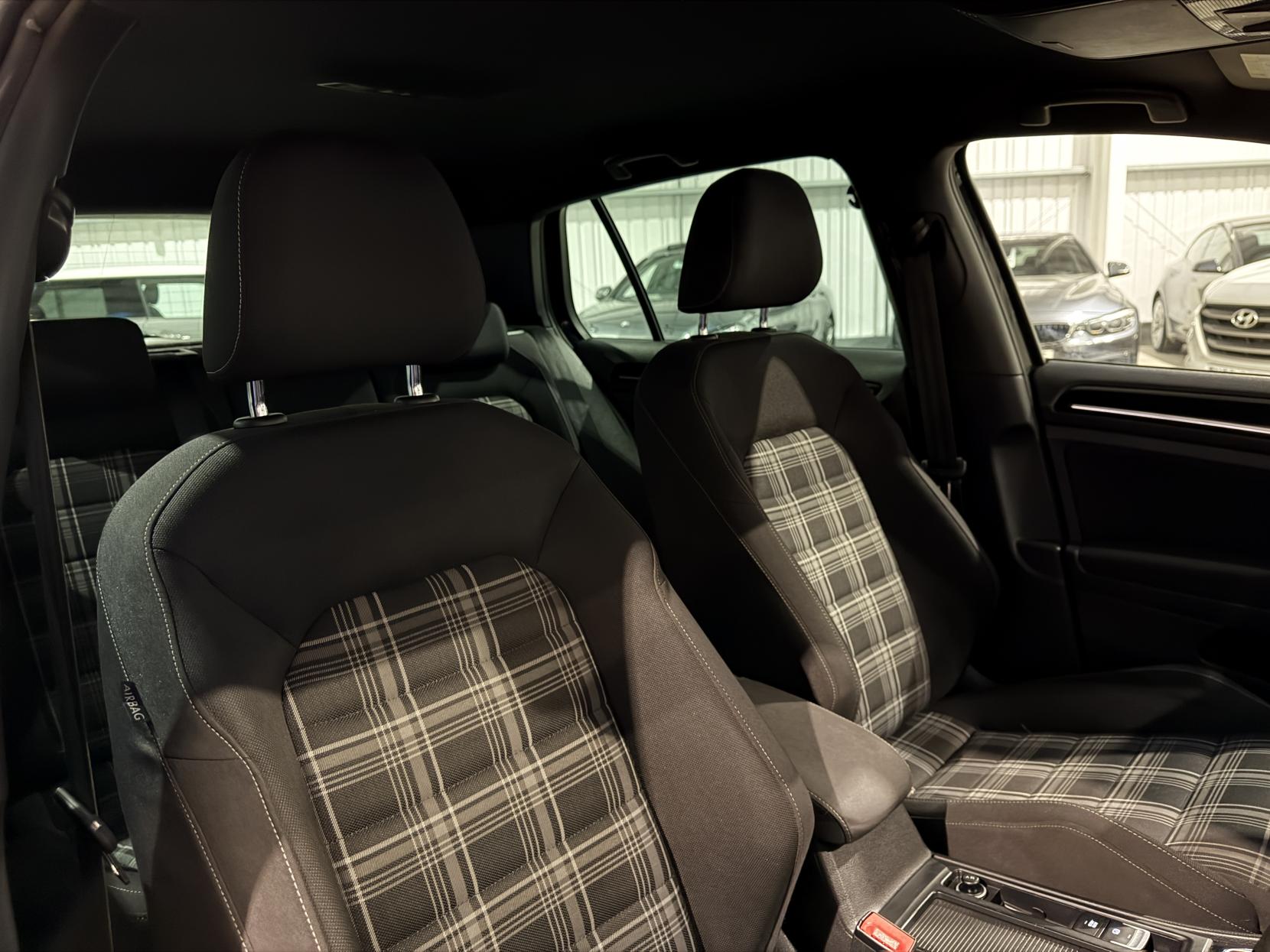 Volkswagen Golf 2.0 TDI BlueMotion Tech GTD Hatchback 5dr Diesel DSG Euro 6 (s/s) (184 ps)