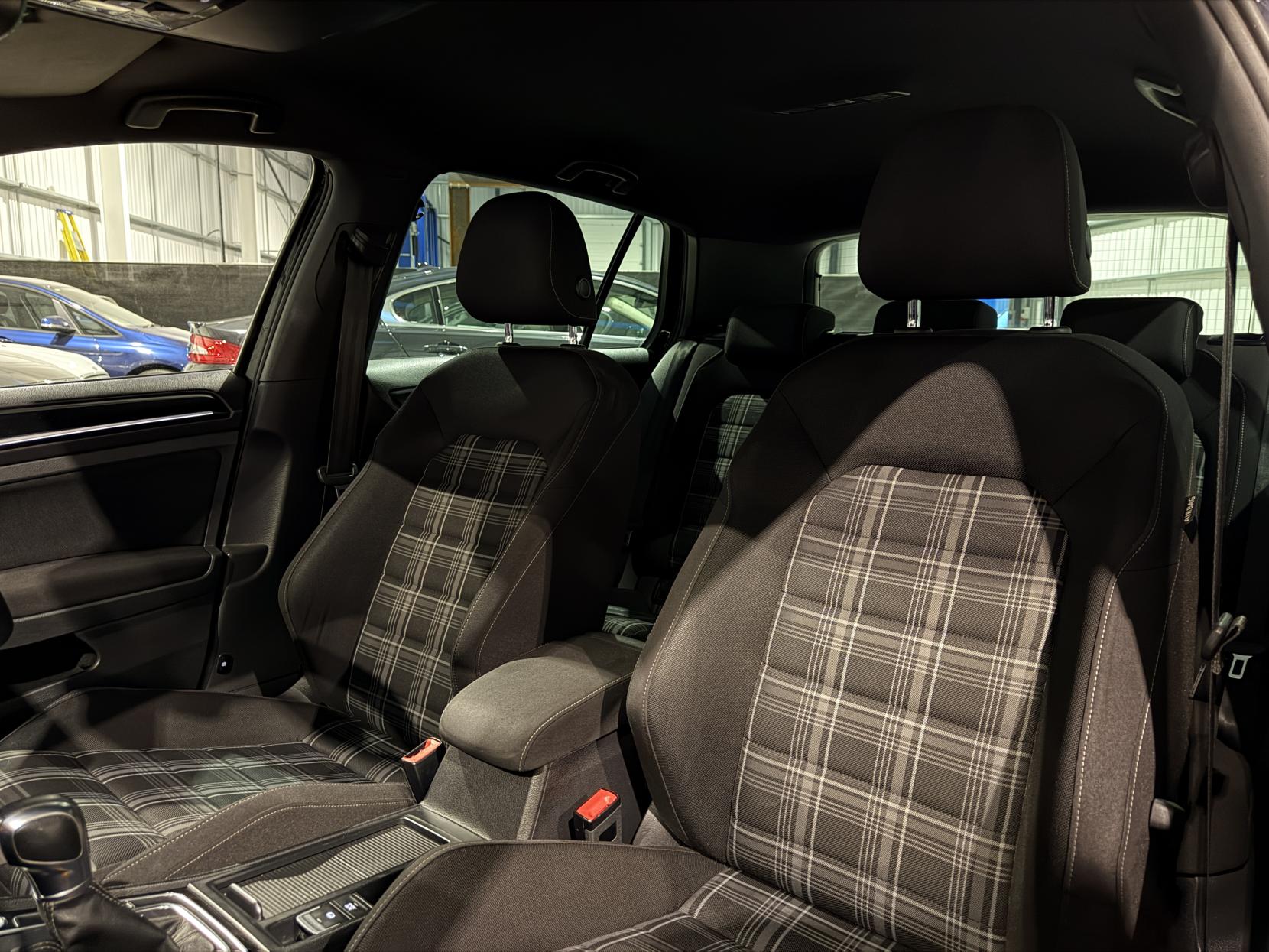 Volkswagen Golf 2.0 TDI BlueMotion Tech GTD Hatchback 5dr Diesel DSG Euro 6 (s/s) (184 ps)