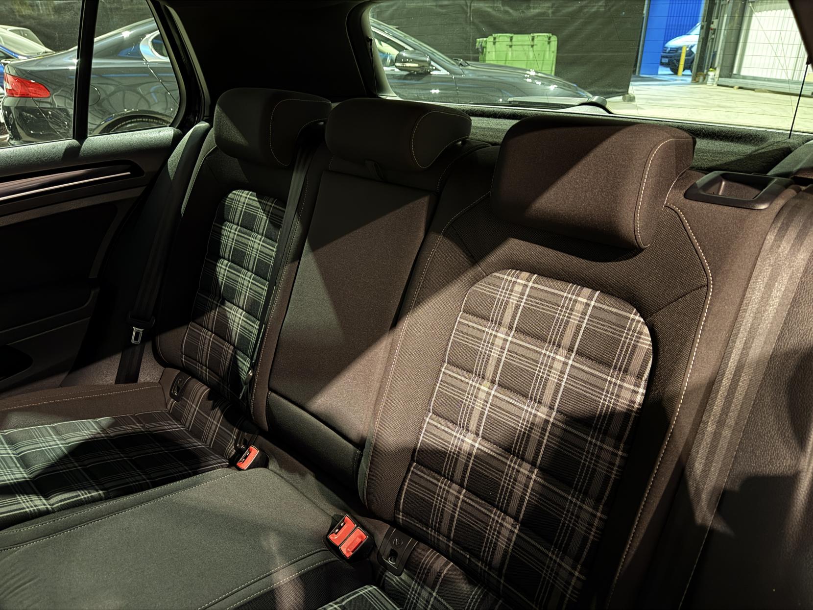 Volkswagen Golf 2.0 TDI BlueMotion Tech GTD Hatchback 5dr Diesel DSG Euro 6 (s/s) (184 ps)