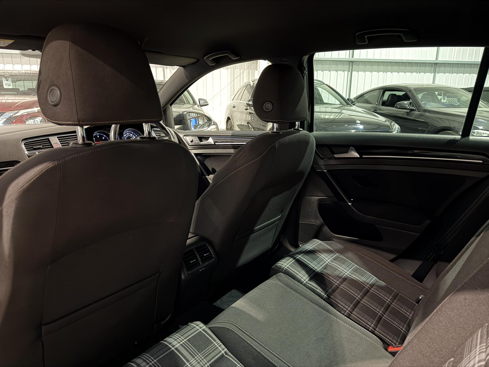 Volkswagen Golf 2.0 TDI BlueMotion Tech GTD Hatchback 5dr Diesel DSG Euro 6 (s/s) (184 ps)