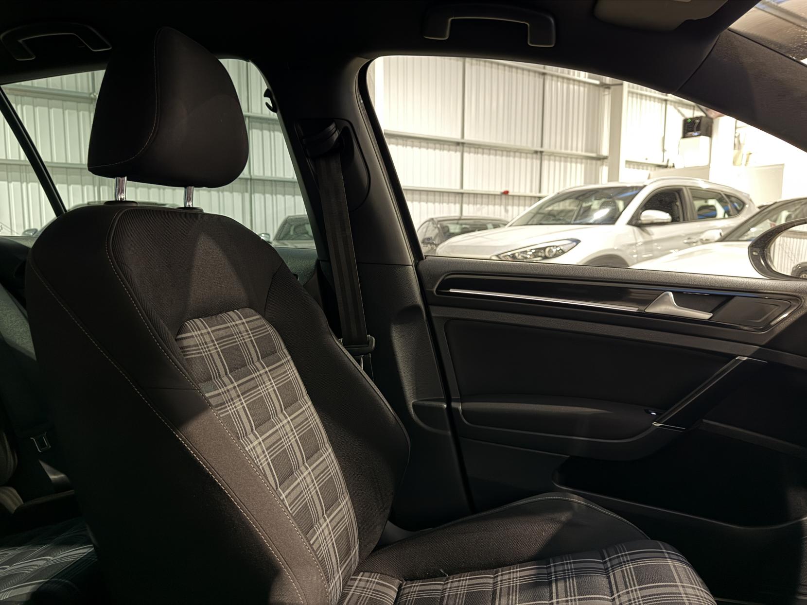 Volkswagen Golf 2.0 TDI BlueMotion Tech GTD Hatchback 5dr Diesel DSG Euro 6 (s/s) (184 ps)