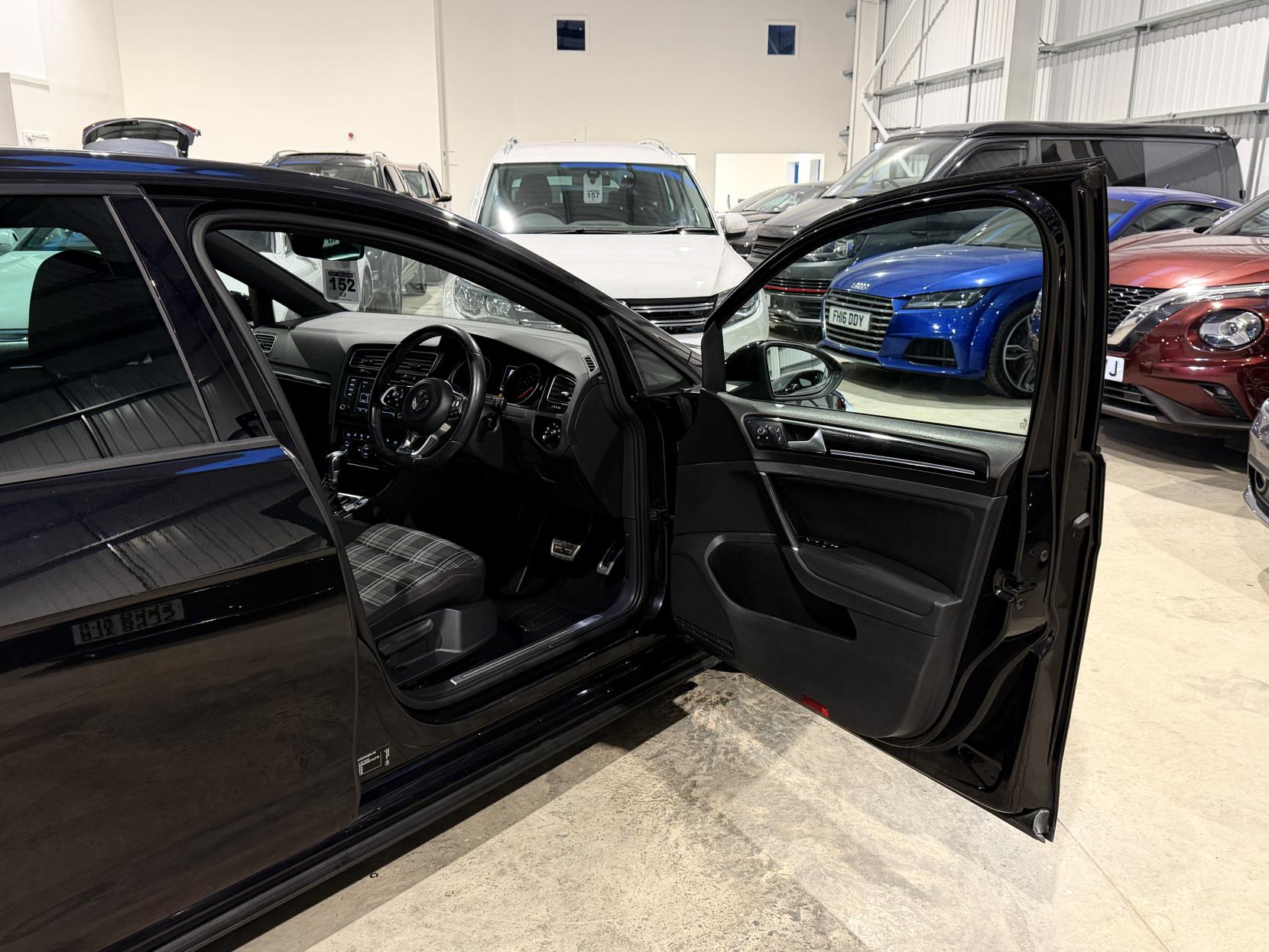 Volkswagen Golf 2.0 TDI BlueMotion Tech GTD Hatchback 5dr Diesel DSG Euro 6 (s/s) (184 ps)