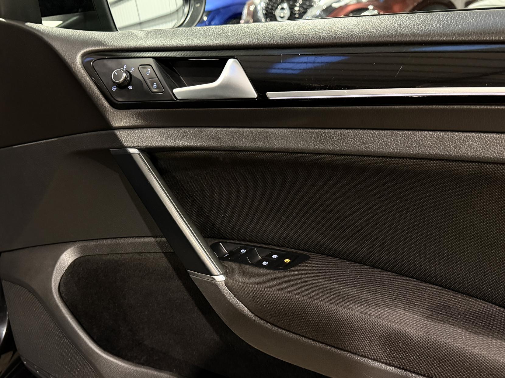 Volkswagen Golf 2.0 TDI BlueMotion Tech GTD Hatchback 5dr Diesel DSG Euro 6 (s/s) (184 ps)