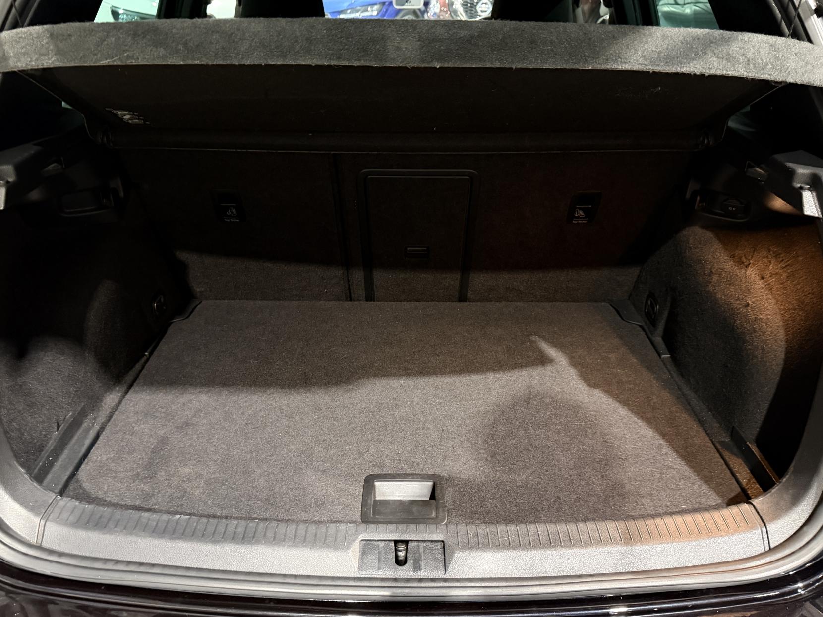 Volkswagen Golf 2.0 TDI BlueMotion Tech GTD Hatchback 5dr Diesel DSG Euro 6 (s/s) (184 ps)