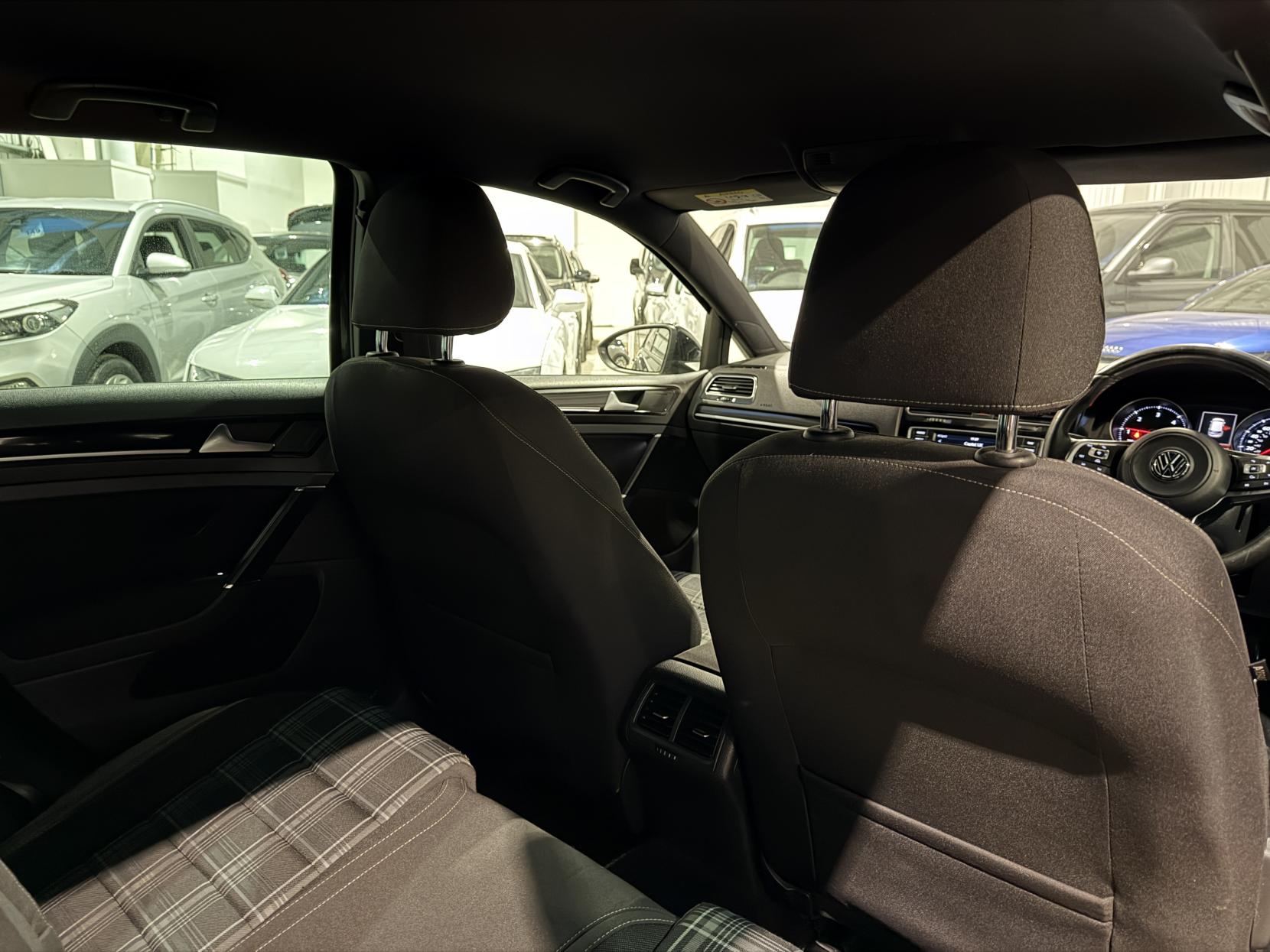 Volkswagen Golf 2.0 TDI BlueMotion Tech GTD Hatchback 5dr Diesel DSG Euro 6 (s/s) (184 ps)