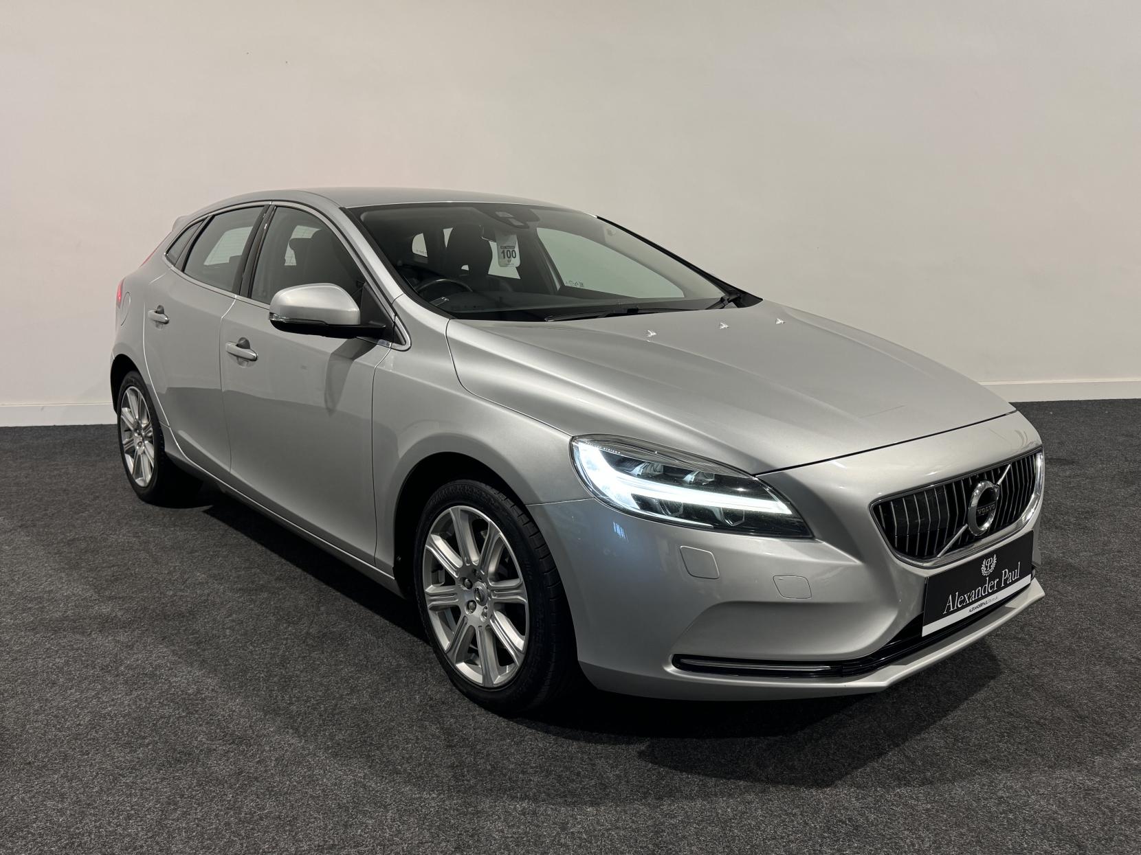 Volvo V40 2.0 D4 Inscription Hatchback 5dr Diesel Manual Euro 6 (s/s) (190 ps)