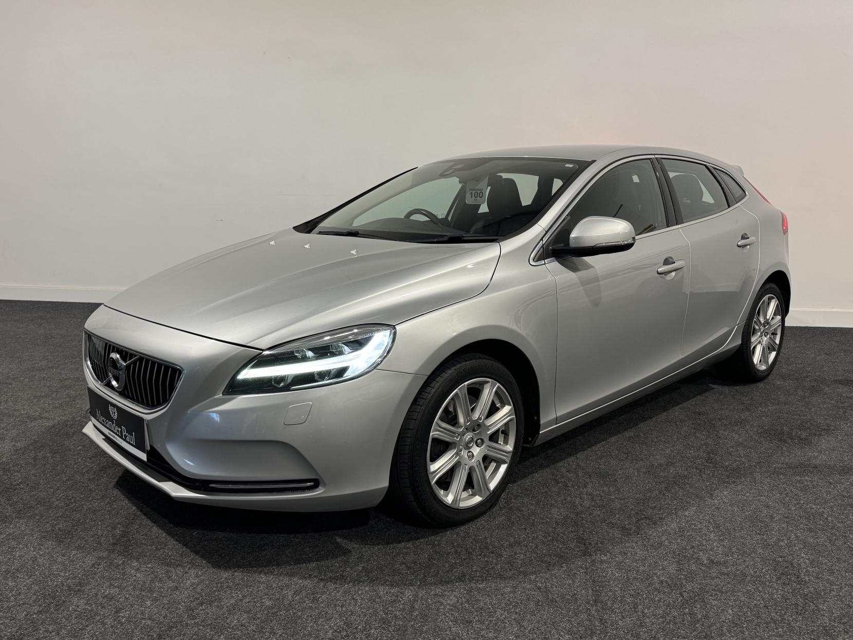 Volvo V40 2.0 D4 Inscription Hatchback 5dr Diesel Manual Euro 6 (s/s) (190 ps)