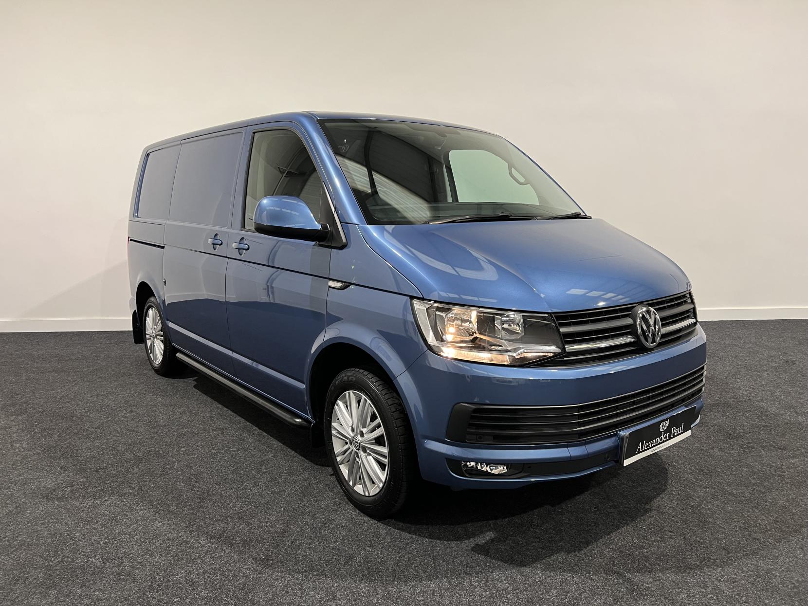 Volkswagen Transporter Shuttle T5.1 T30 BlueMotion Tech SE SWB