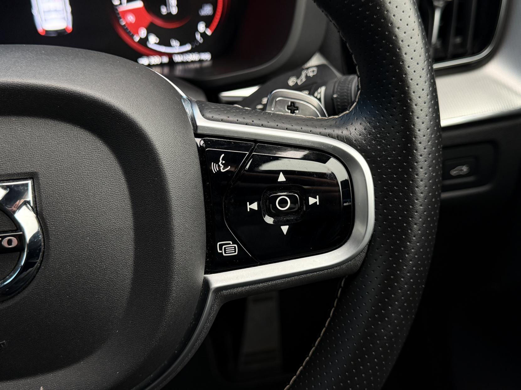 Volvo XC60 2.0 D4 R-Design SUV 5dr Diesel Auto AWD Euro 6 (s/s) (190 ps)