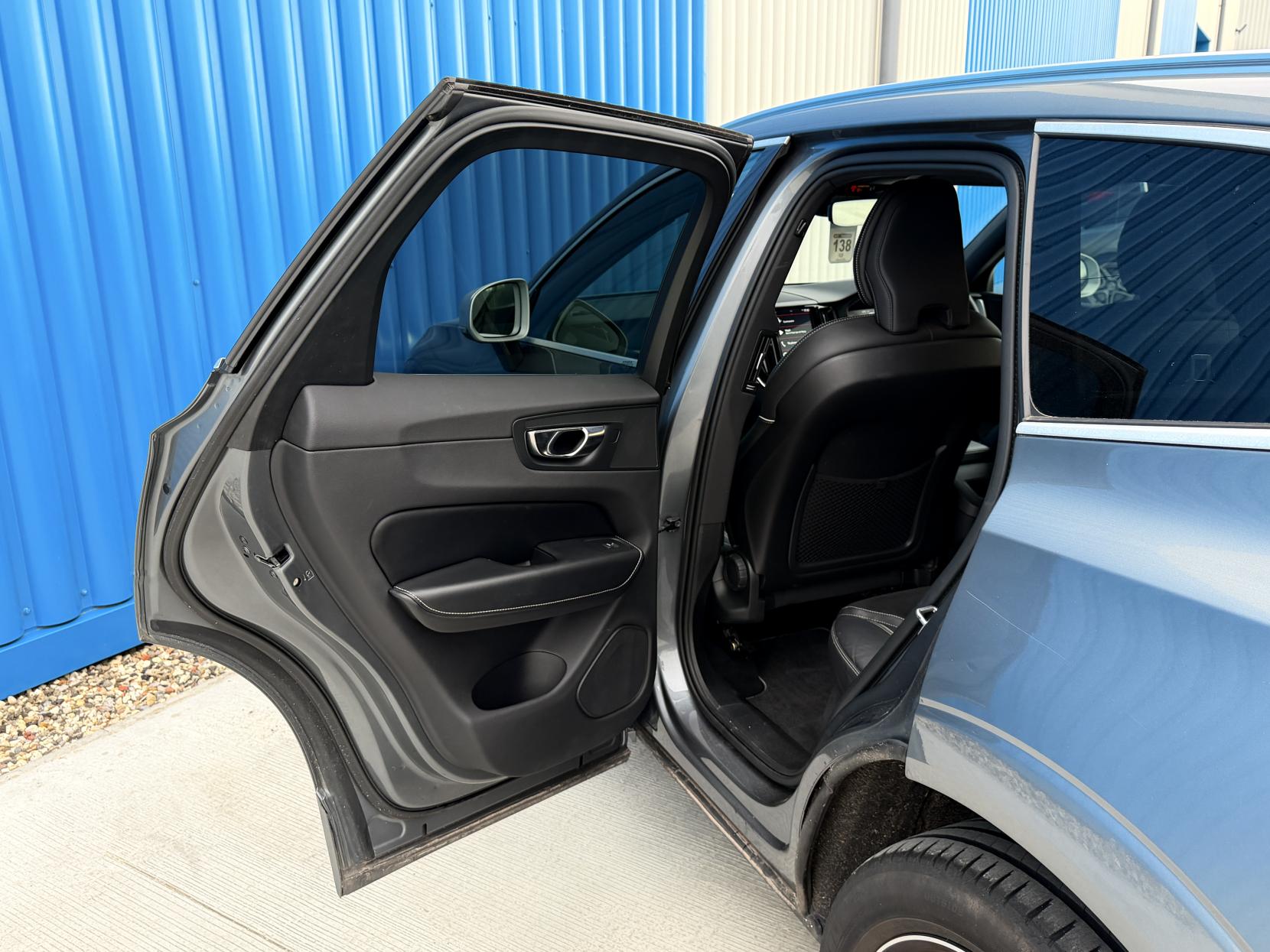 Volvo XC60 2.0 D4 R-Design SUV 5dr Diesel Auto AWD Euro 6 (s/s) (190 ps)