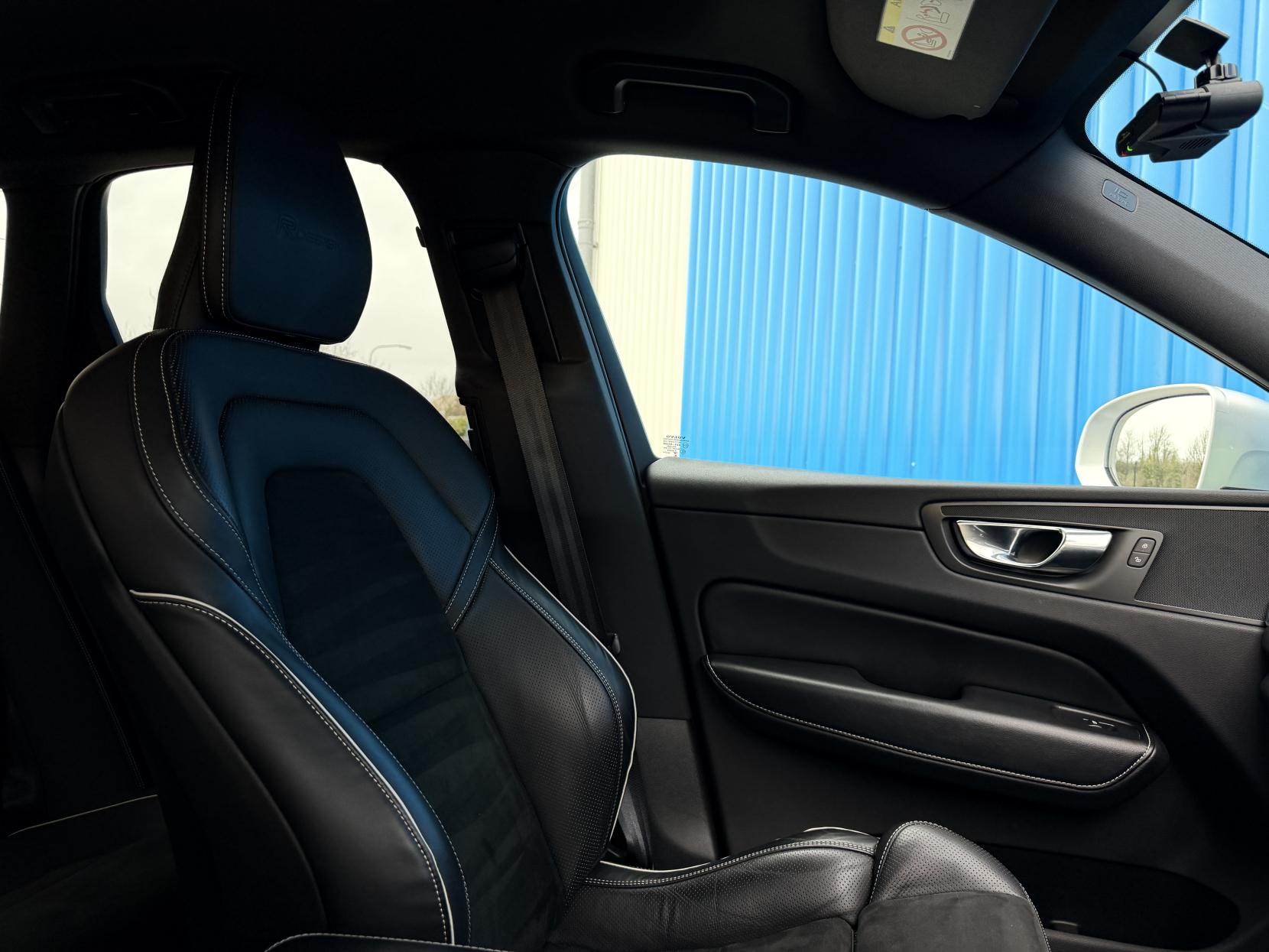 Volvo XC60 2.0 D4 R-Design SUV 5dr Diesel Auto AWD Euro 6 (s/s) (190 ps)