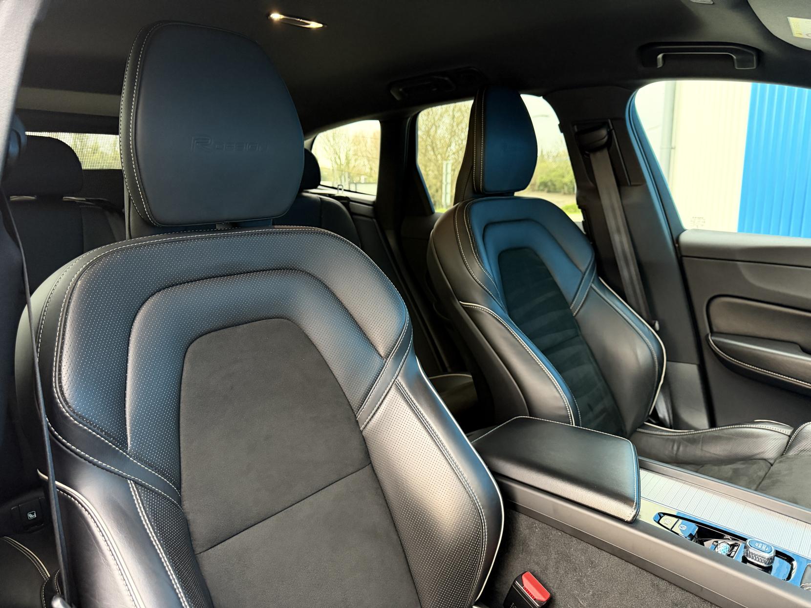 Volvo XC60 2.0 D4 R-Design SUV 5dr Diesel Auto AWD Euro 6 (s/s) (190 ps)