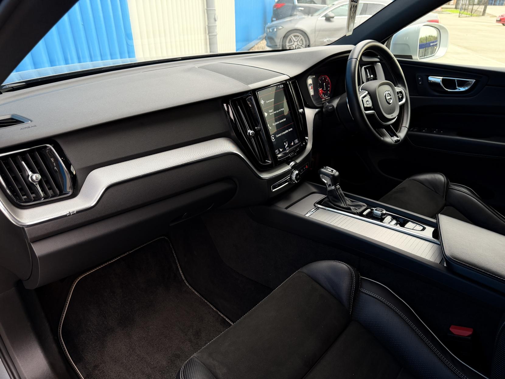 Volvo XC60 2.0 D4 R-Design SUV 5dr Diesel Auto AWD Euro 6 (s/s) (190 ps)