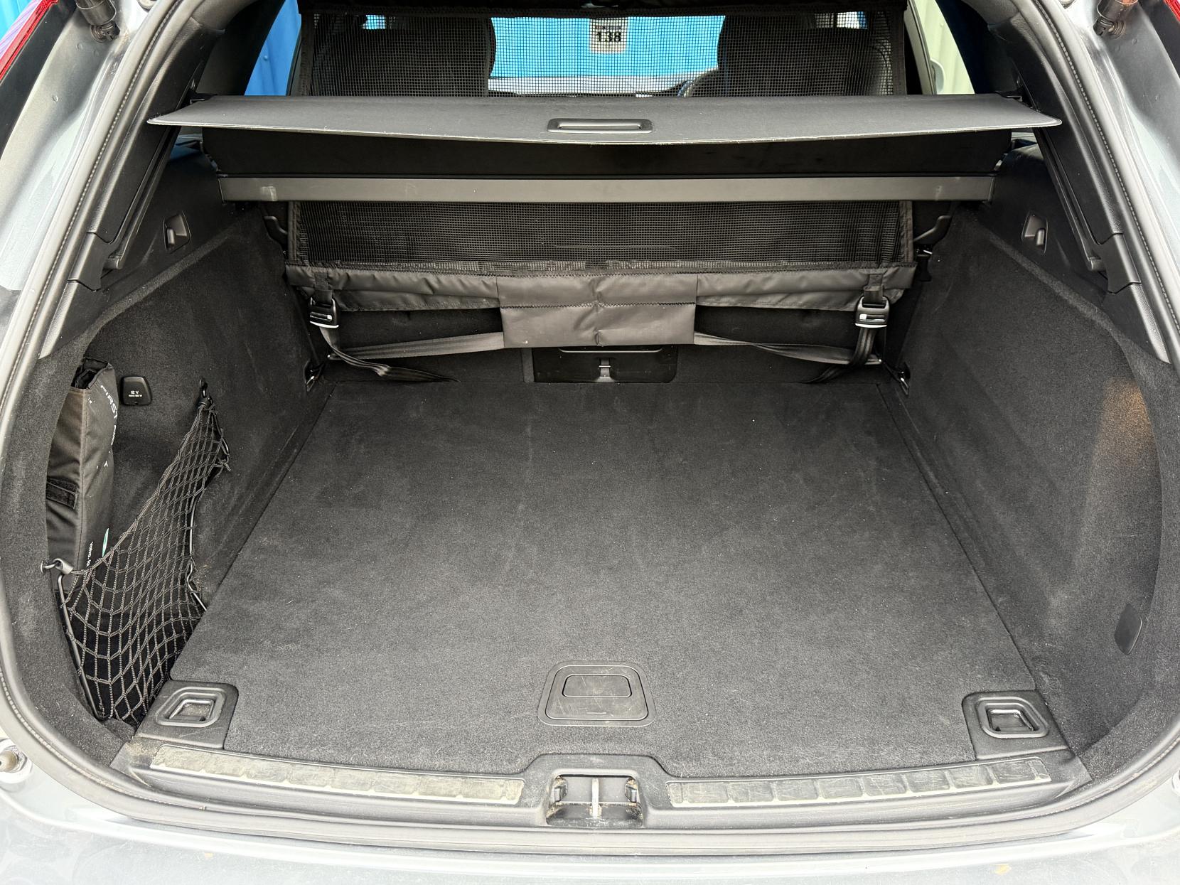 Volvo XC60 2.0 D4 R-Design SUV 5dr Diesel Auto AWD Euro 6 (s/s) (190 ps)