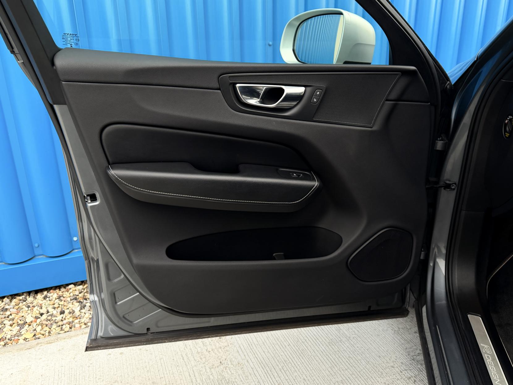 Volvo XC60 2.0 D4 R-Design SUV 5dr Diesel Auto AWD Euro 6 (s/s) (190 ps)