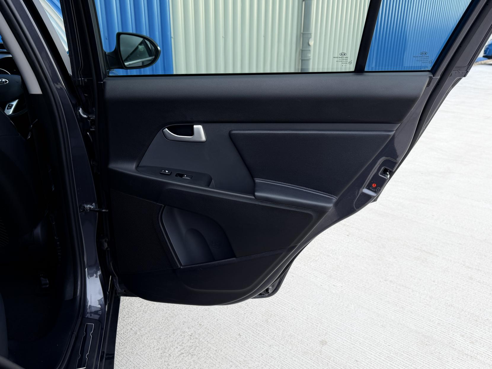 Kia Sportage 1.7 CRDi EcoDynamics 4 SUV 5dr Diesel Manual 2WD Euro 5 (s/s) (114 bhp)