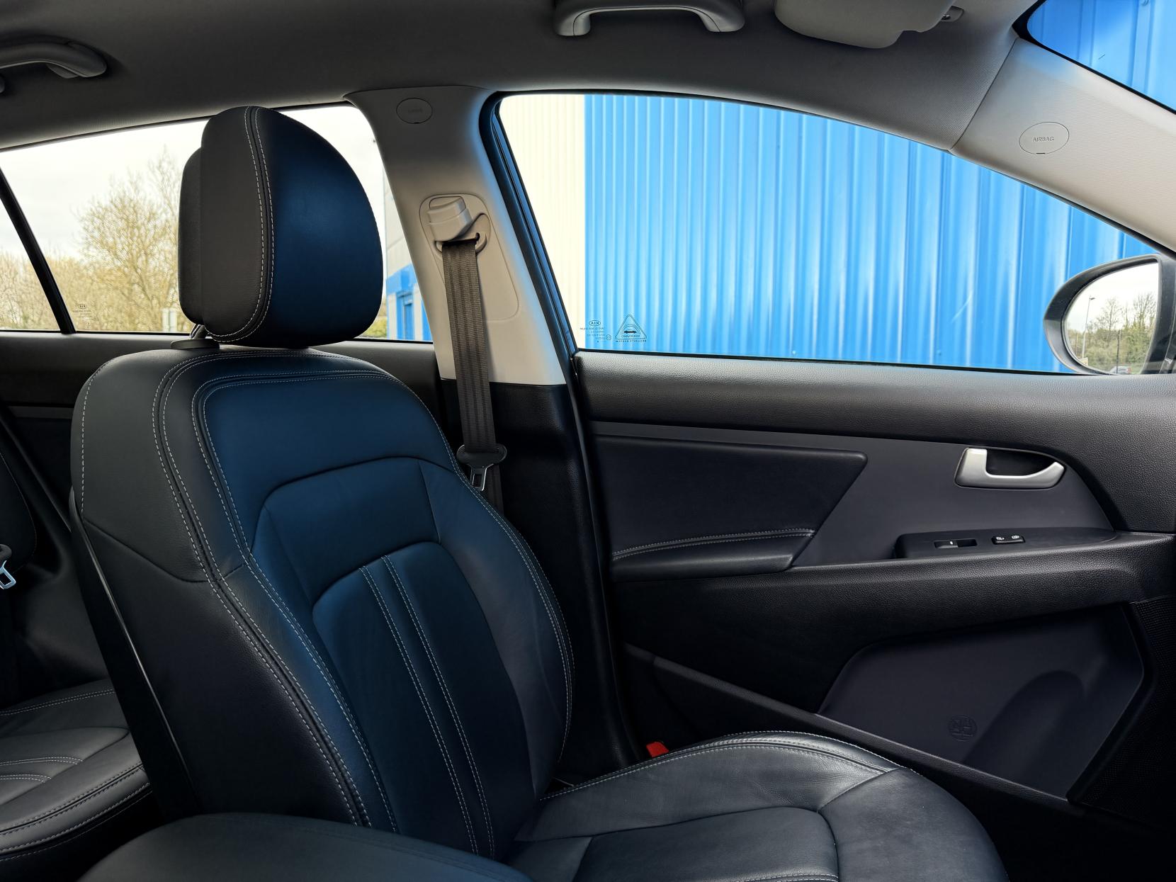 Kia Sportage 1.7 CRDi EcoDynamics 4 SUV 5dr Diesel Manual 2WD Euro 5 (s/s) (114 bhp)