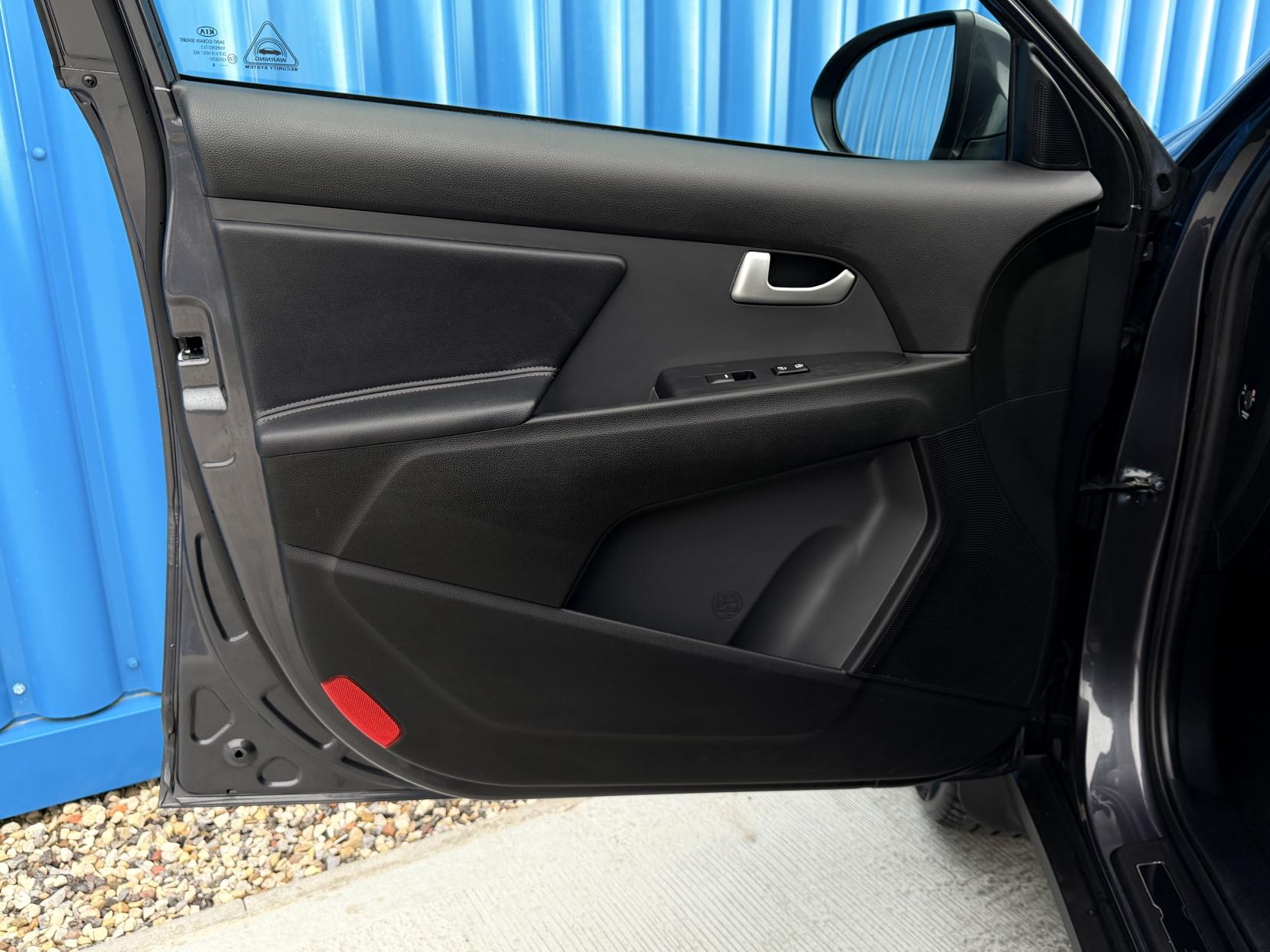 Kia Sportage 1.7 CRDi EcoDynamics 4 SUV 5dr Diesel Manual 2WD Euro 5 (s/s) (114 bhp)