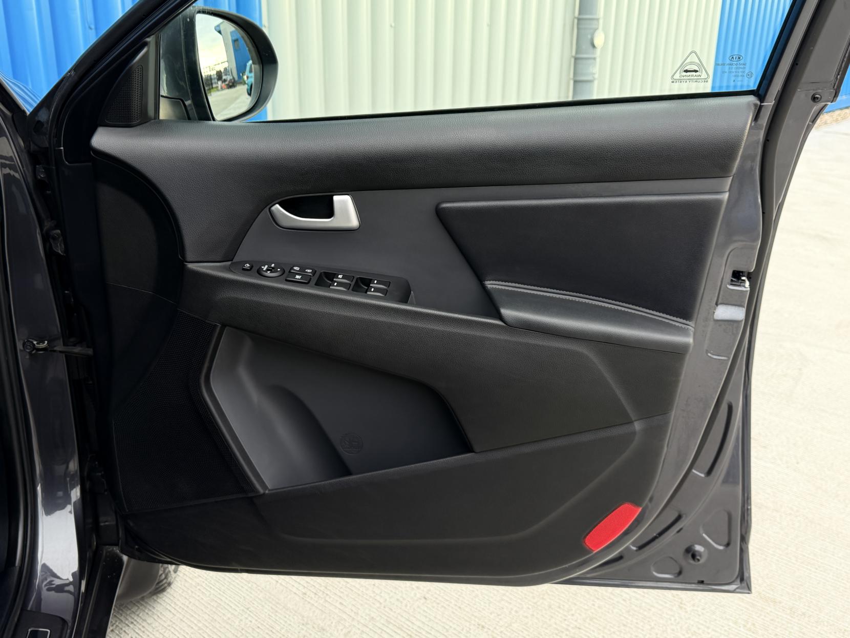 Kia Sportage 1.7 CRDi EcoDynamics 4 SUV 5dr Diesel Manual 2WD Euro 5 (s/s) (114 bhp)