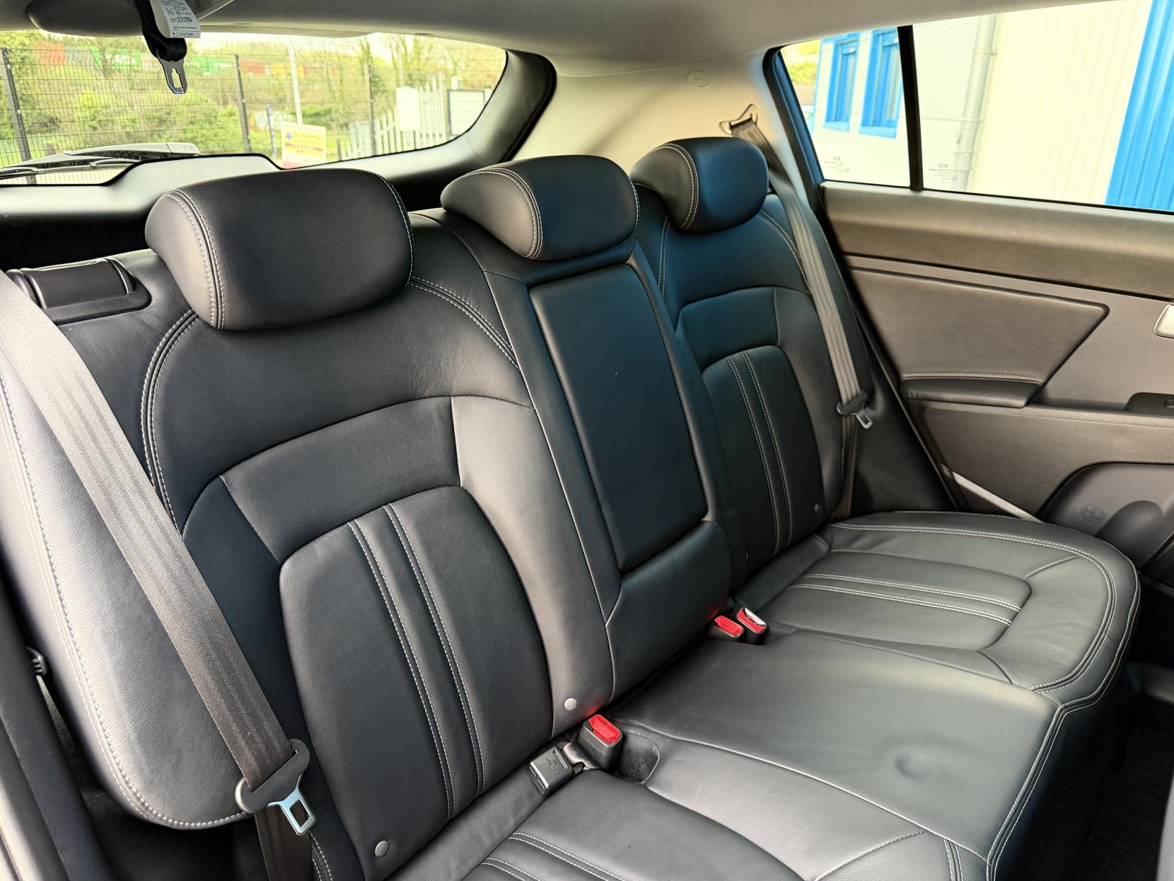 Kia Sportage 1.7 CRDi EcoDynamics 4 SUV 5dr Diesel Manual 2WD Euro 5 (s/s) (114 bhp)