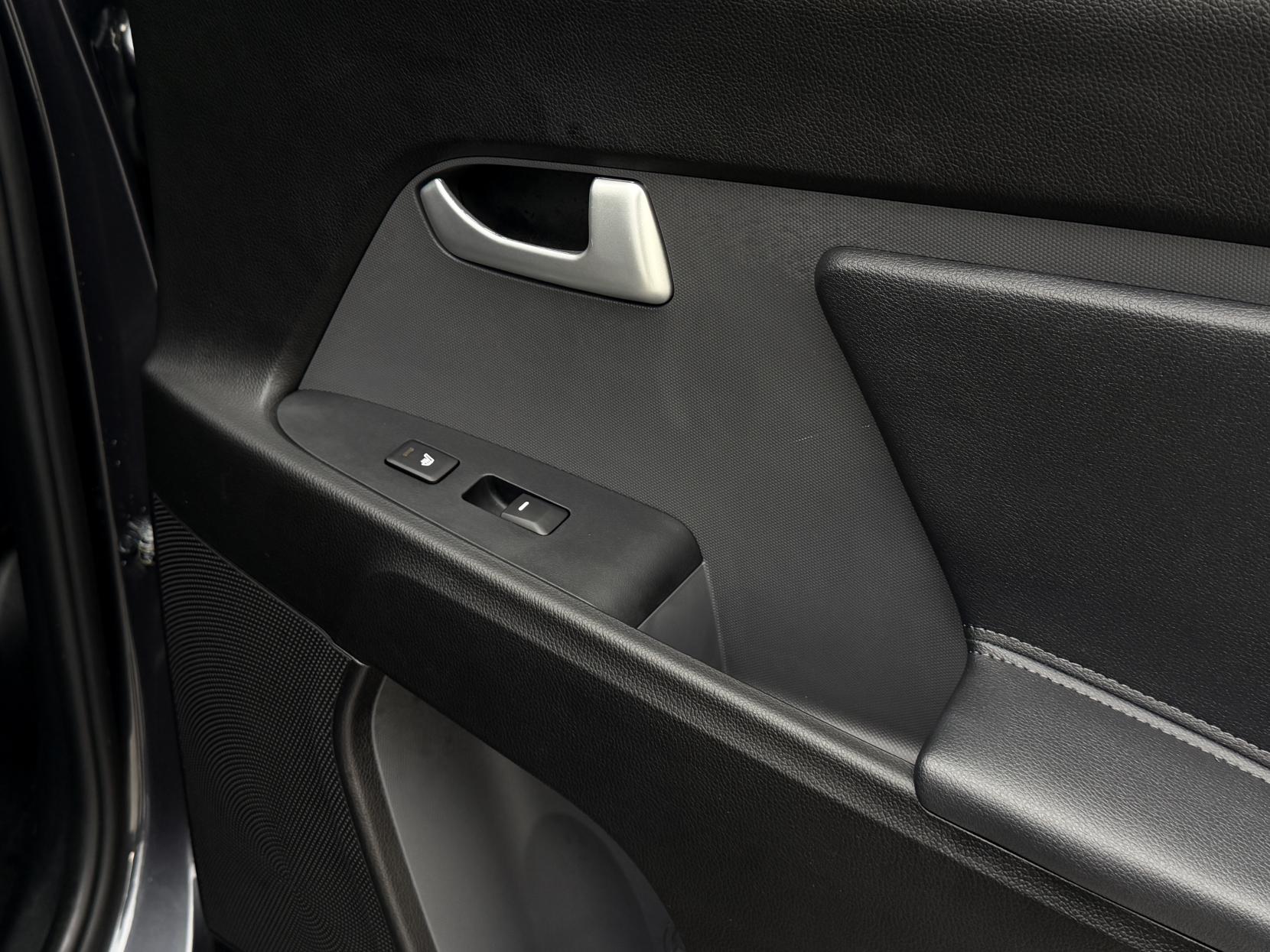 Kia Sportage 1.7 CRDi EcoDynamics 4 SUV 5dr Diesel Manual 2WD Euro 5 (s/s) (114 bhp)